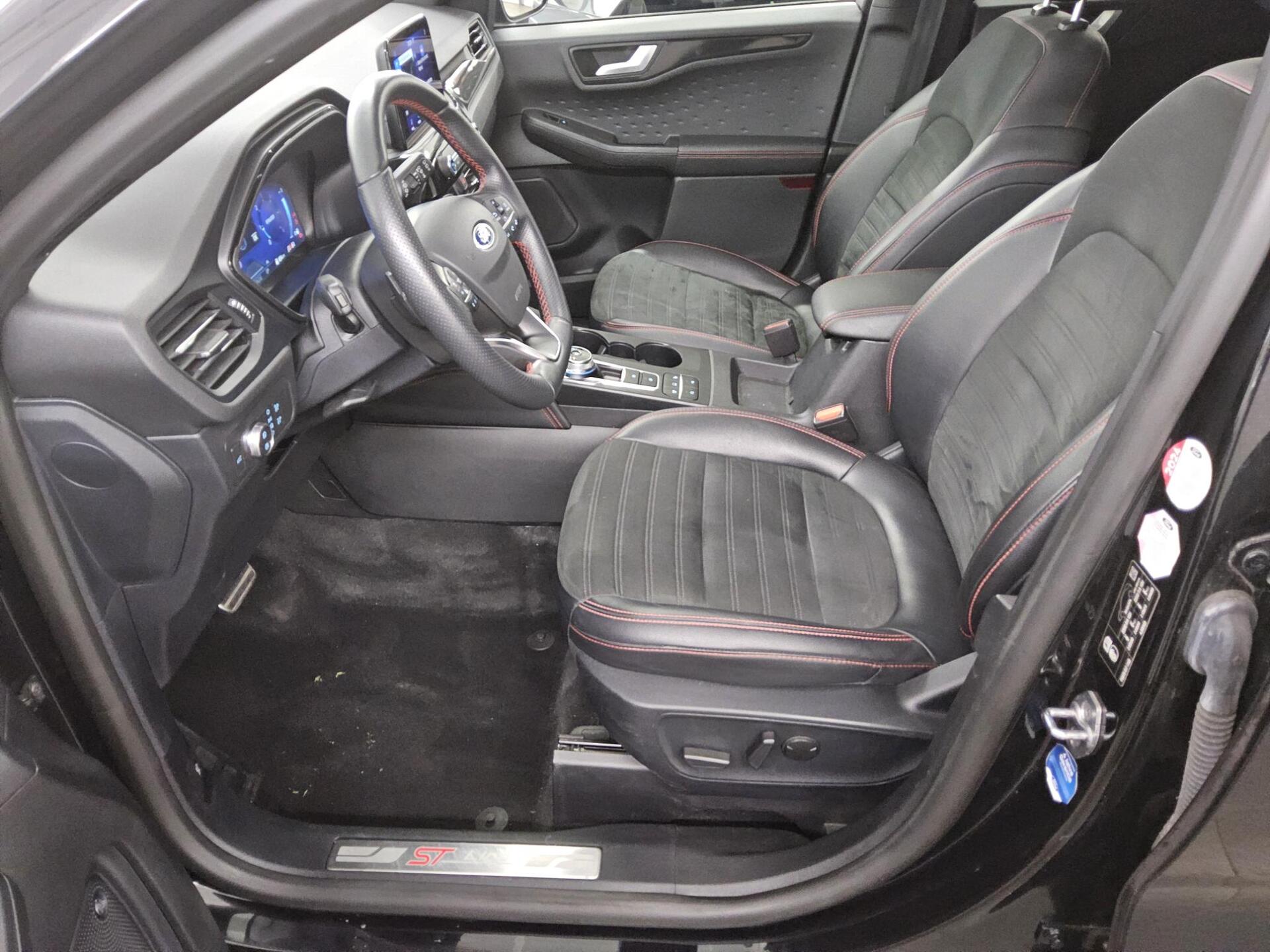 Ford Kuga 2.0 EB ST-Line X Navi LED RfK Pano AHK PDC 9