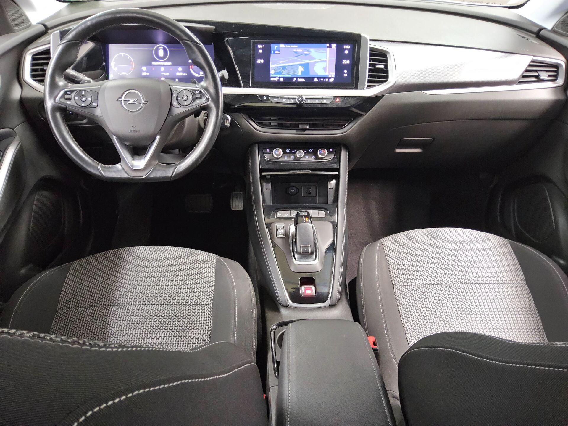Opel Grandland X 1.5 D Business Ed. Navi LED DigiTacho AHK RFK 5