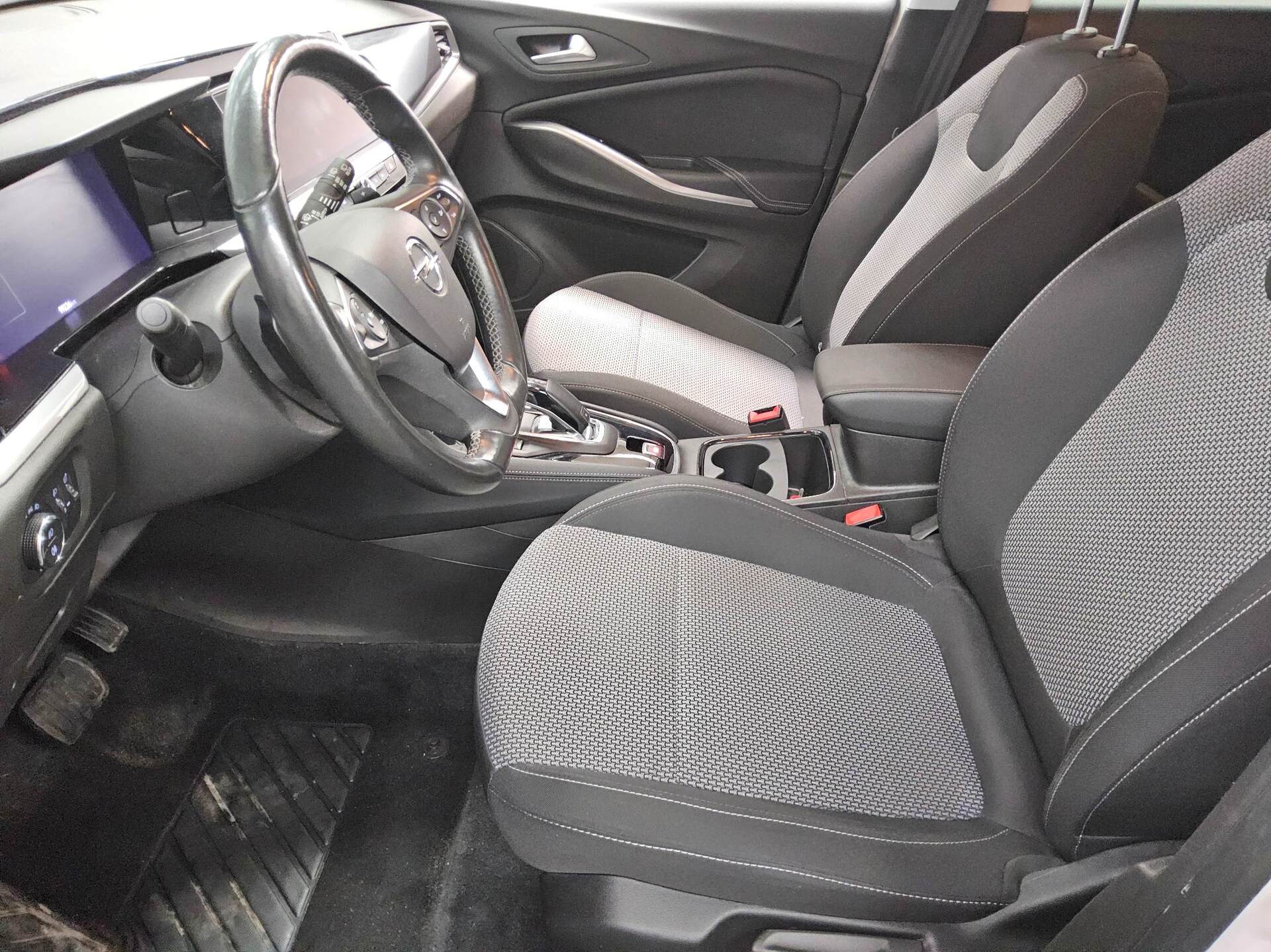 Opel Grandland X 1.5 D Business Ed. Navi LED DigiTacho AHK RFK 9