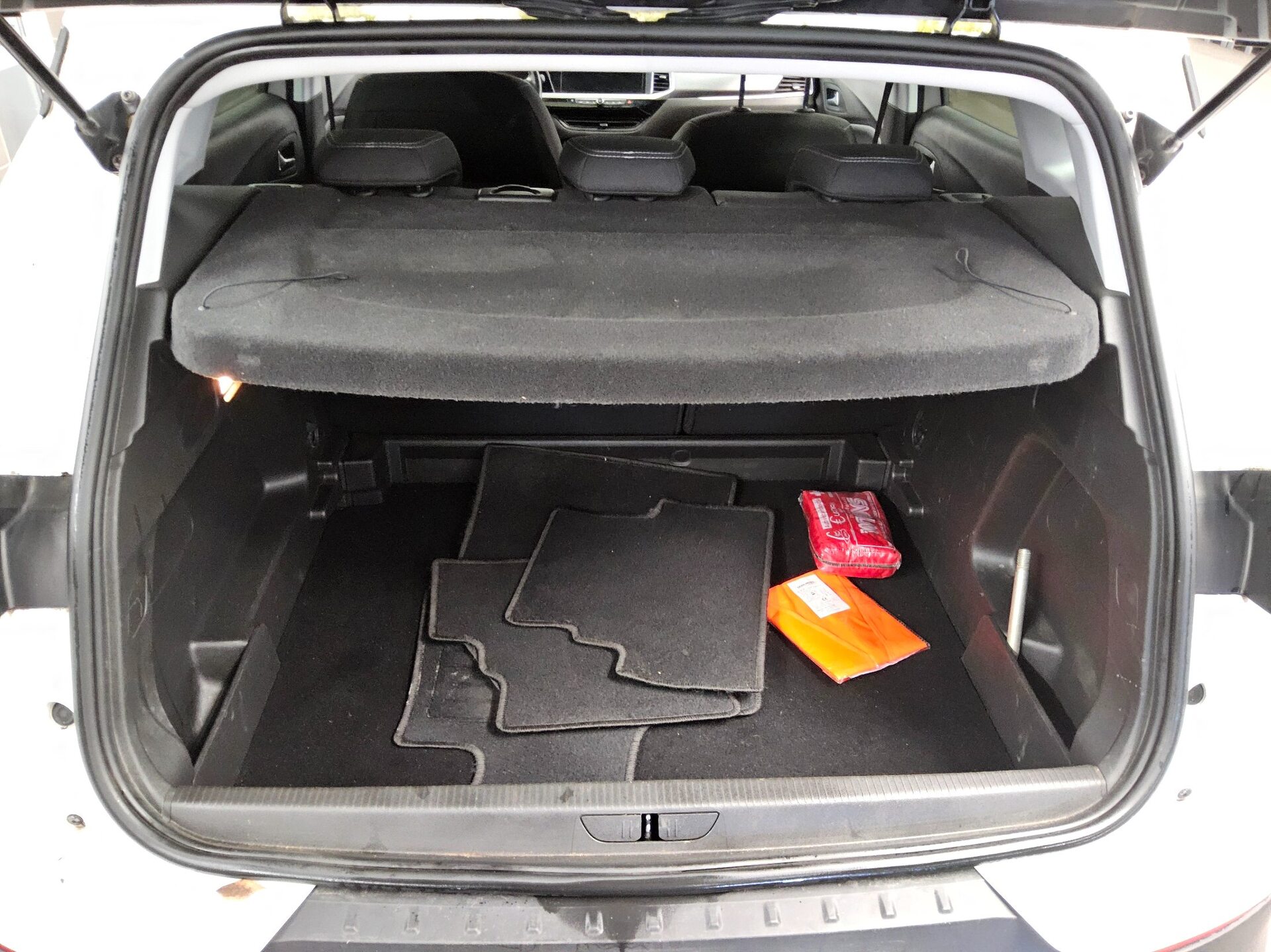 Opel Grandland X 1.5 D Business Ed. Navi LED DigiTacho AHK RFK 12