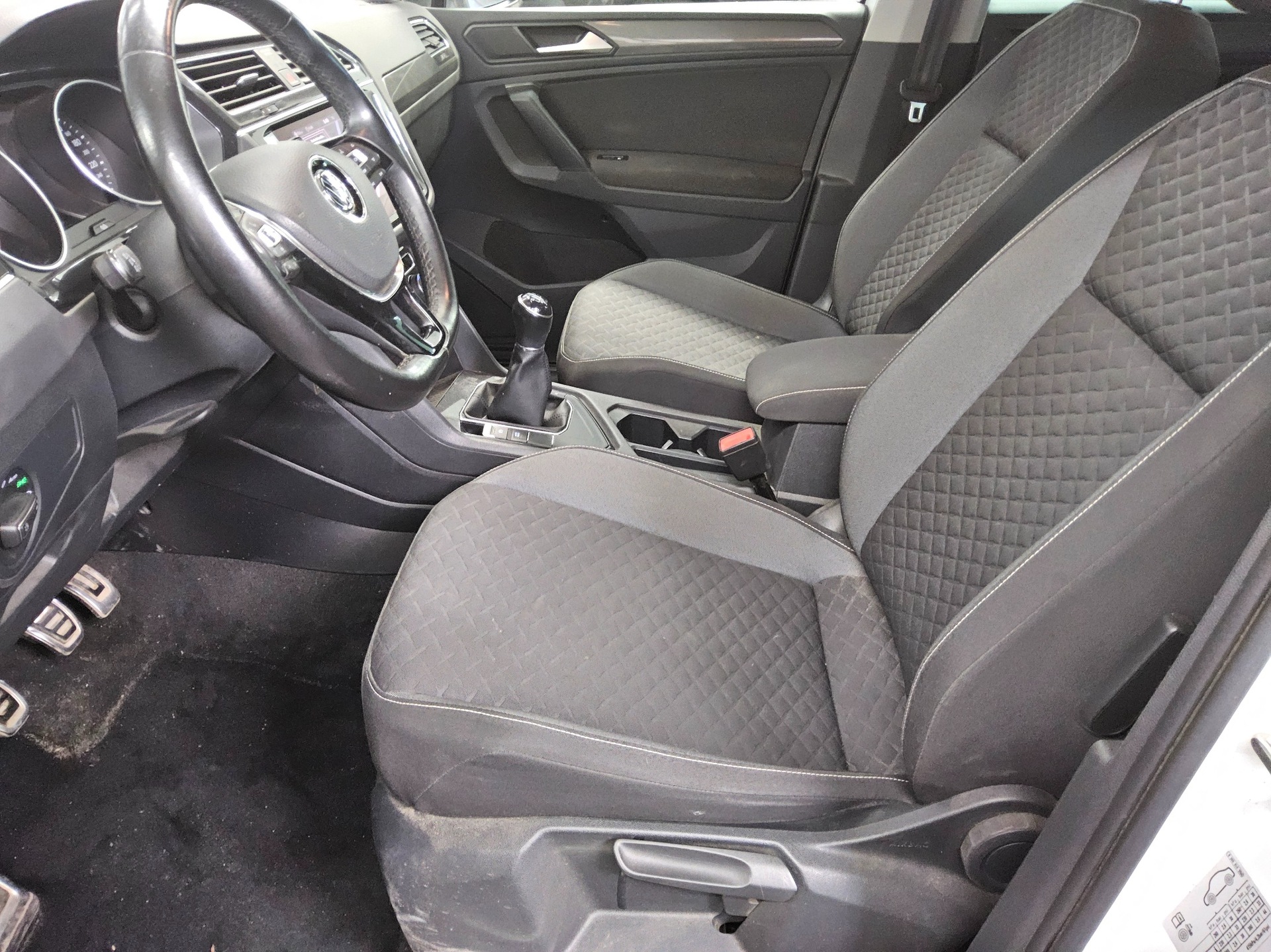 Volkswagen Tiguan 2.0 TDI Join Navi AHK PDC 8