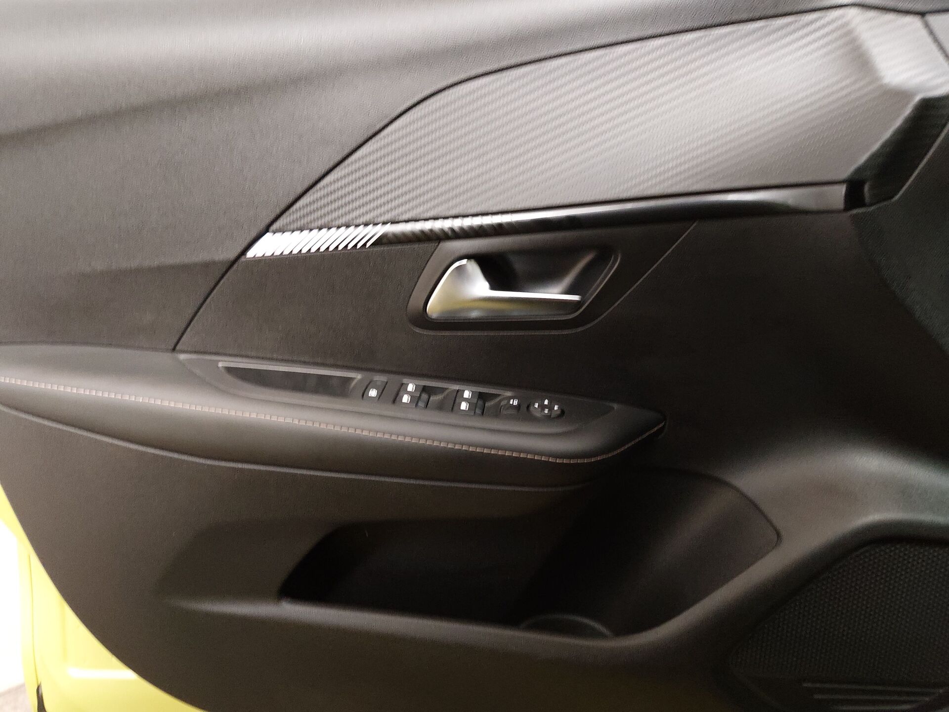 Peugeot 208 e-Style T-Leder Navi LED PDC 10