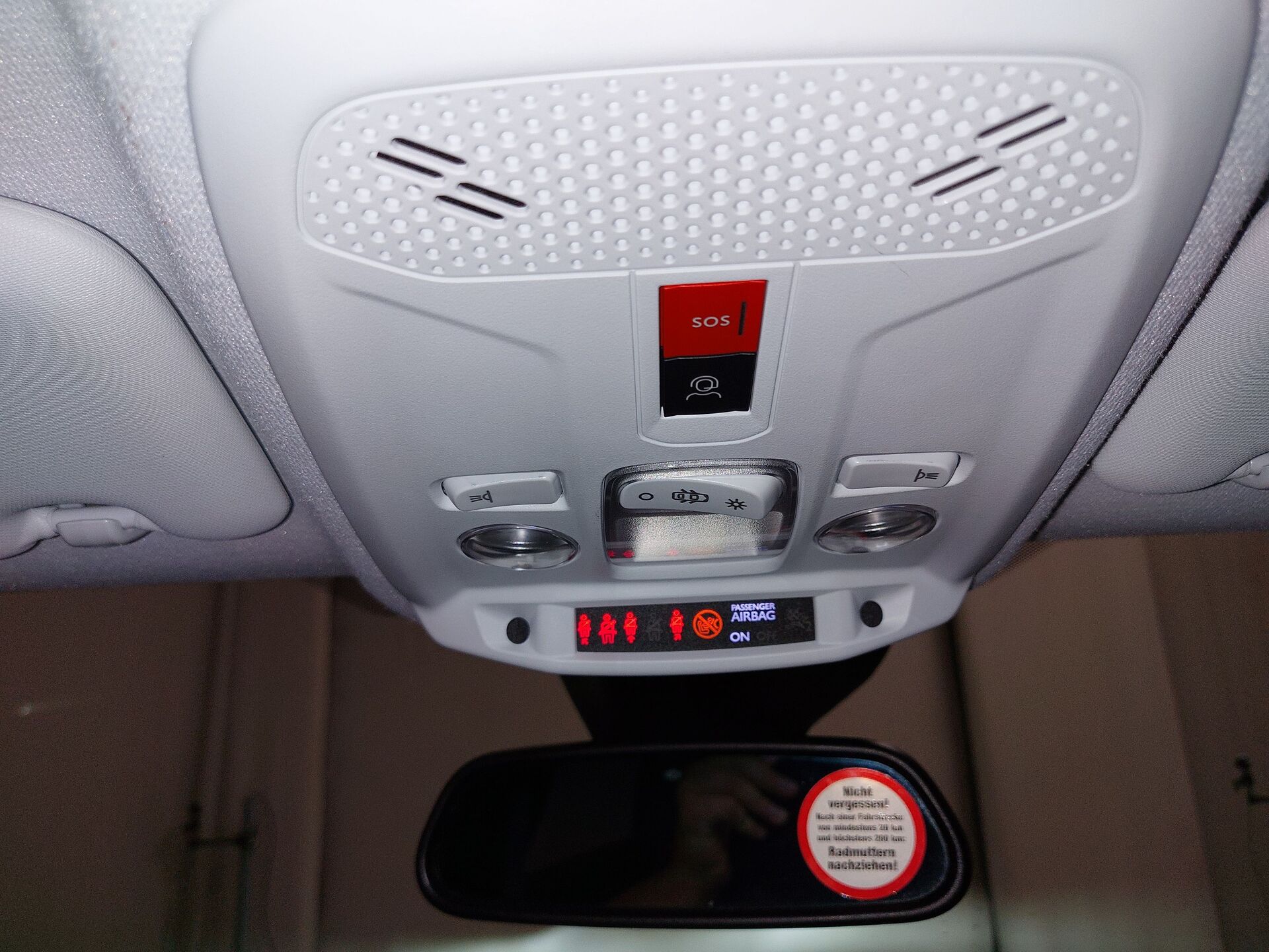 Peugeot 208 e-Style T-Leder Navi LED PDC 16
