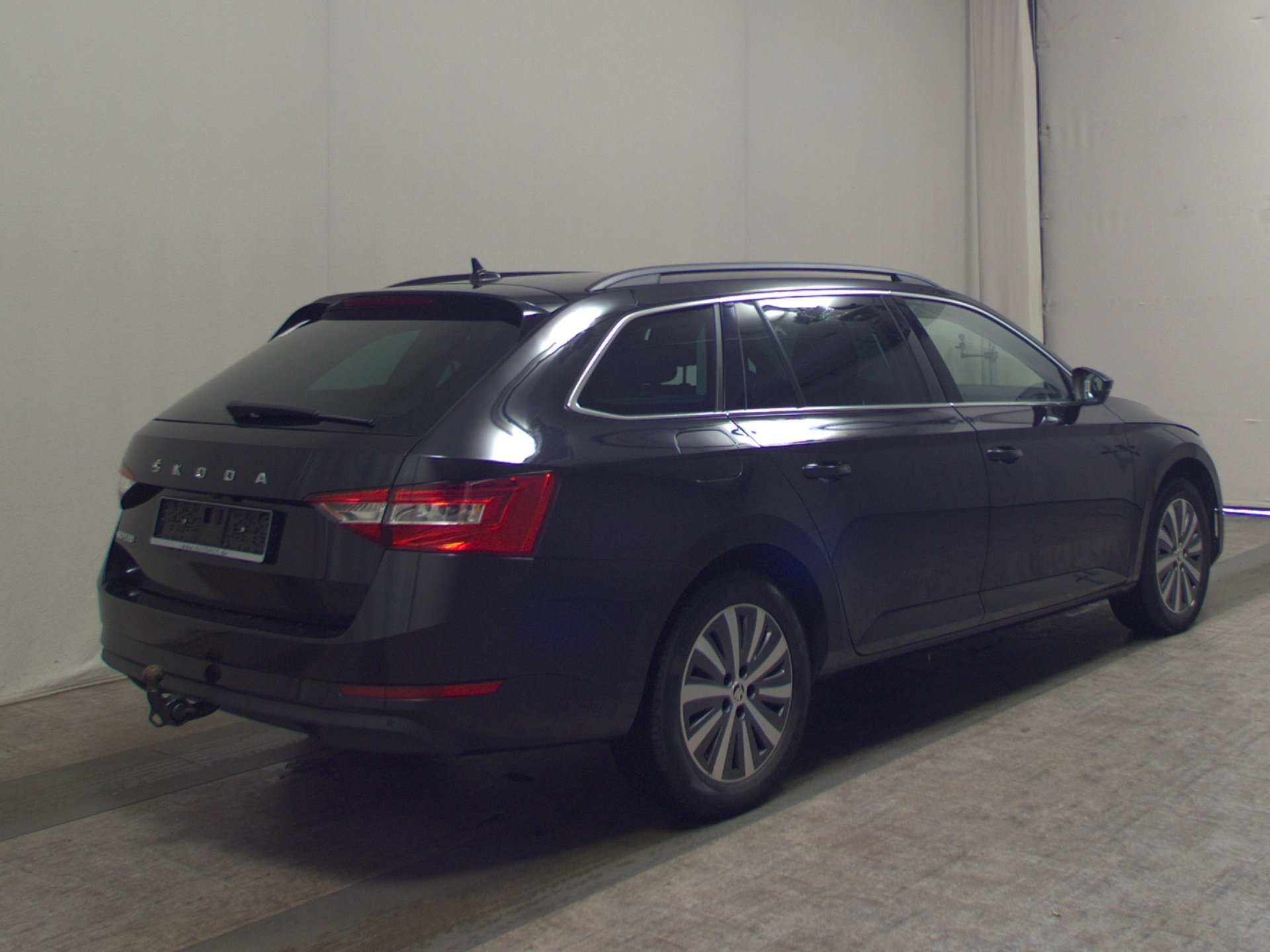 Skoda Superb Kombi 2.0 TDI Ambition Navi LED vc StHzg 4