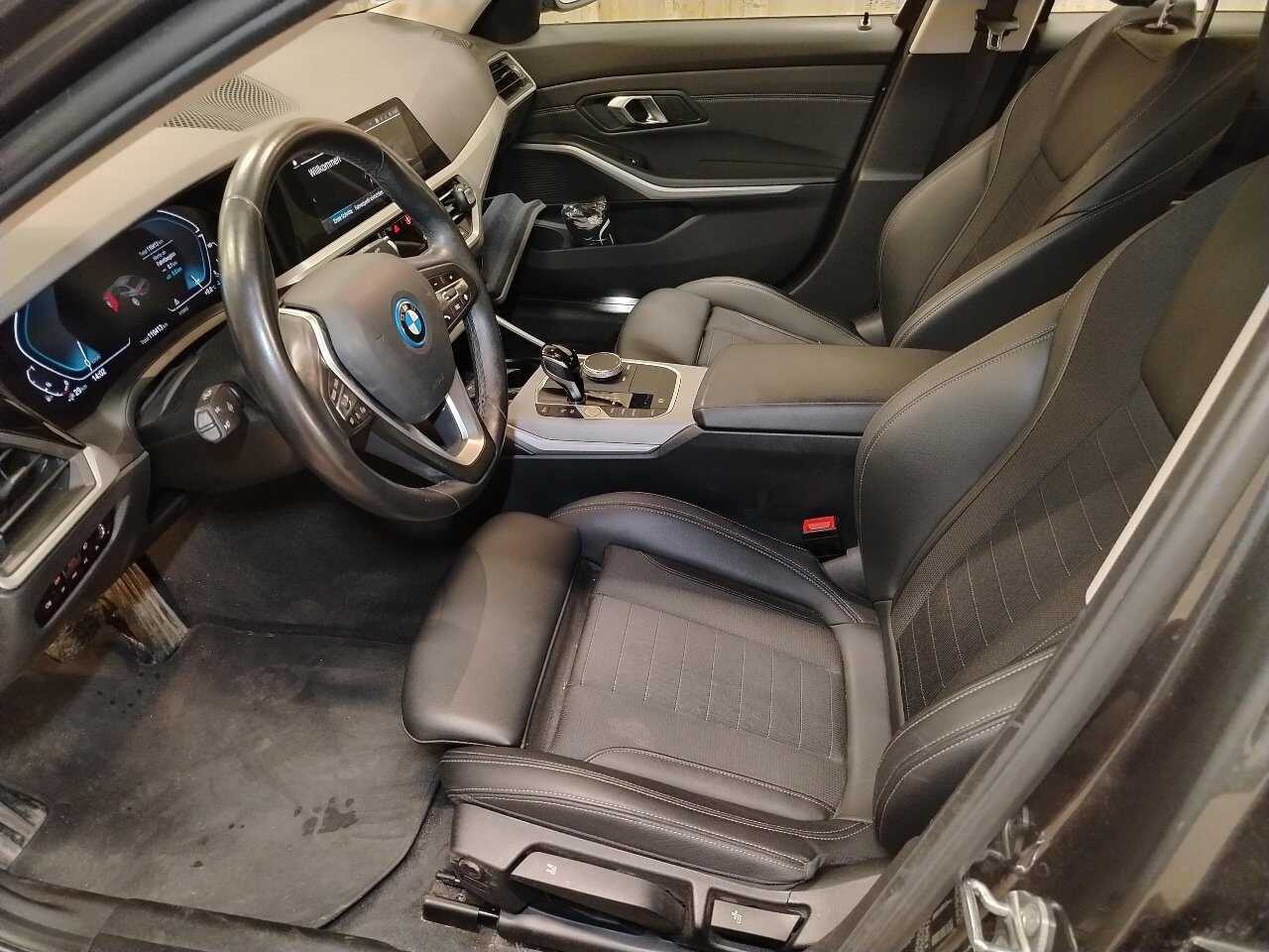 BMW 320e Advantage T-LEDER LED SPORTSITZE SHZ PDC 6