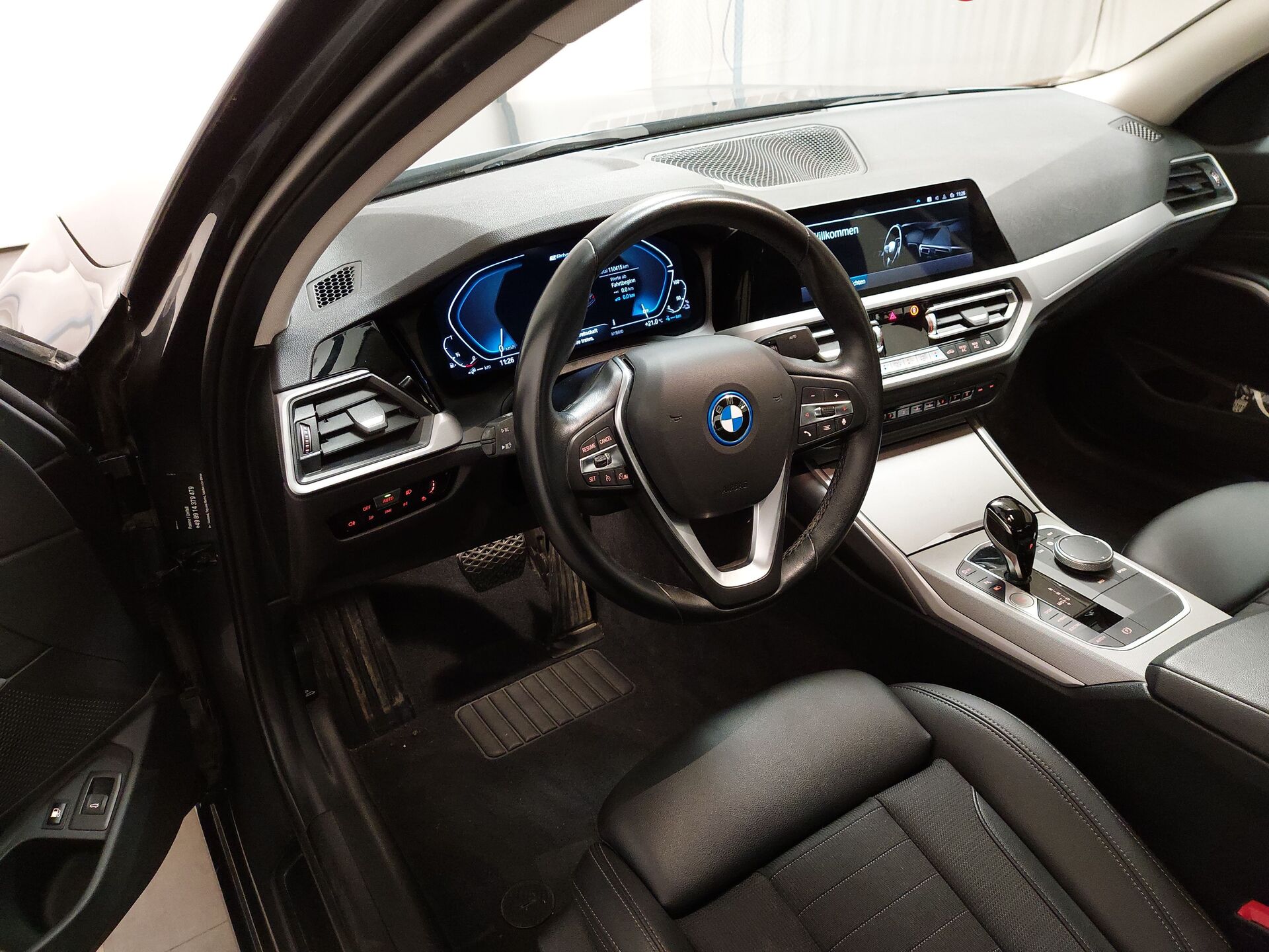 BMW 320 Advantage T-Leder Navi LED LC Pro 12