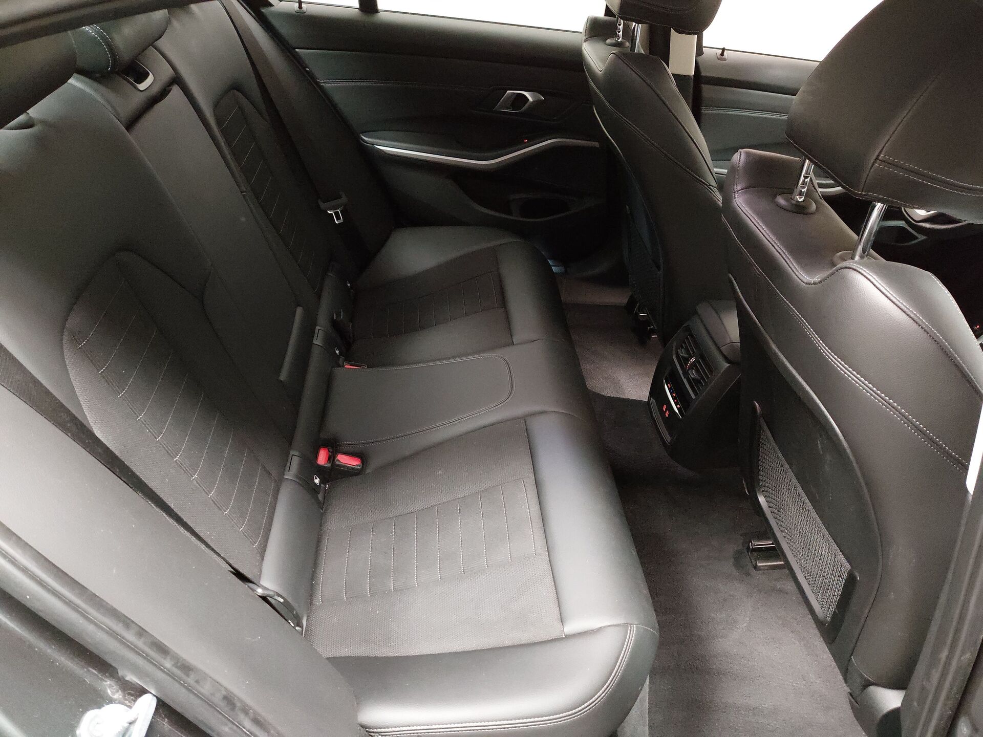 BMW 320 Advantage T-Leder Navi LED LC Pro 17