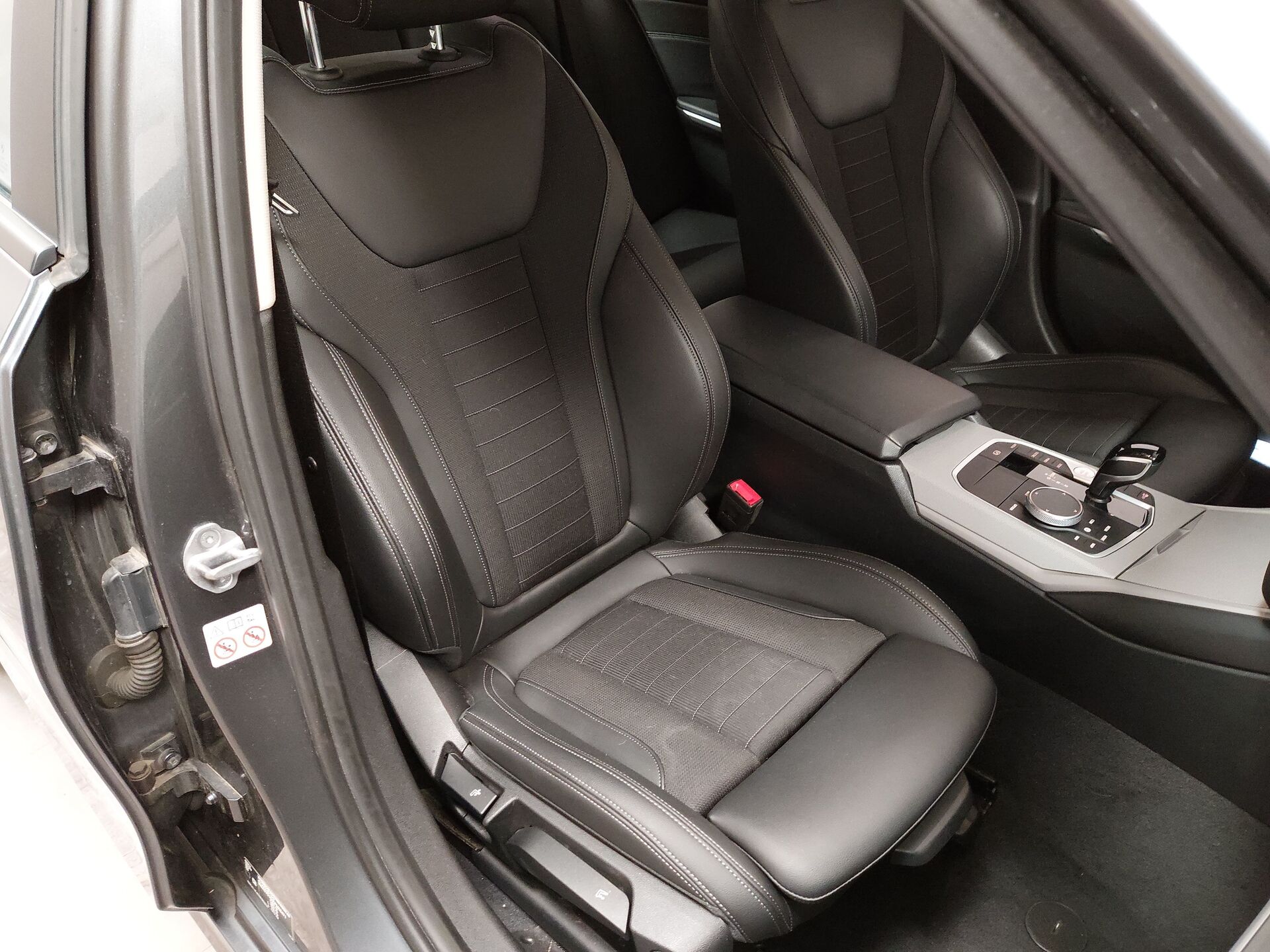 BMW 320 Advantage T-Leder Navi LED LC Pro 15