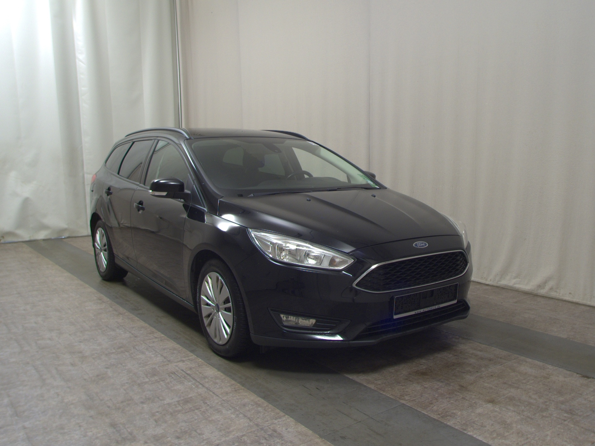 Ford Focus Turnier 1.5 TDCi Business Navi AHK Shz 3