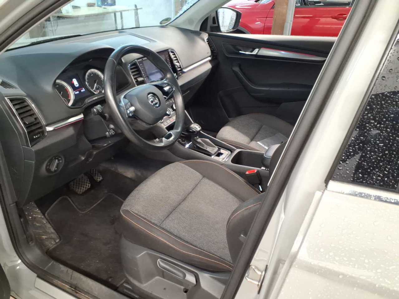 Skoda Karoq 1.5 TSI NAVI KLIMAAUT LED SHZ PDC 5