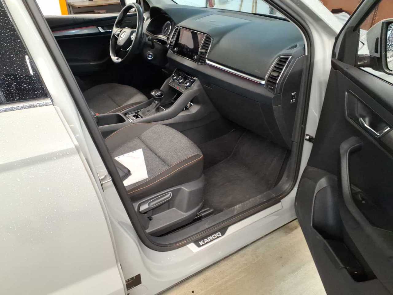 Skoda Karoq 1.5 TSI NAVI KLIMAAUT LED SHZ PDC 6