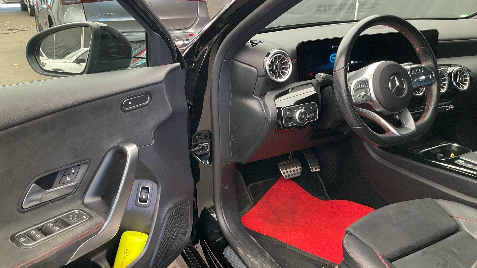 Mercedes-Benz A 250 e AMG-Line T-Leder Navi LED Shz 6