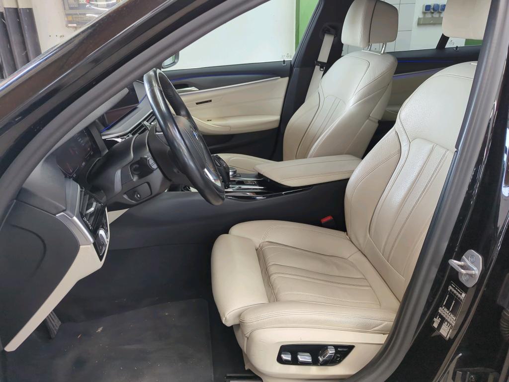 BMW 520dA Touring LEDER NAVI LED+ PANO SHZ 6
