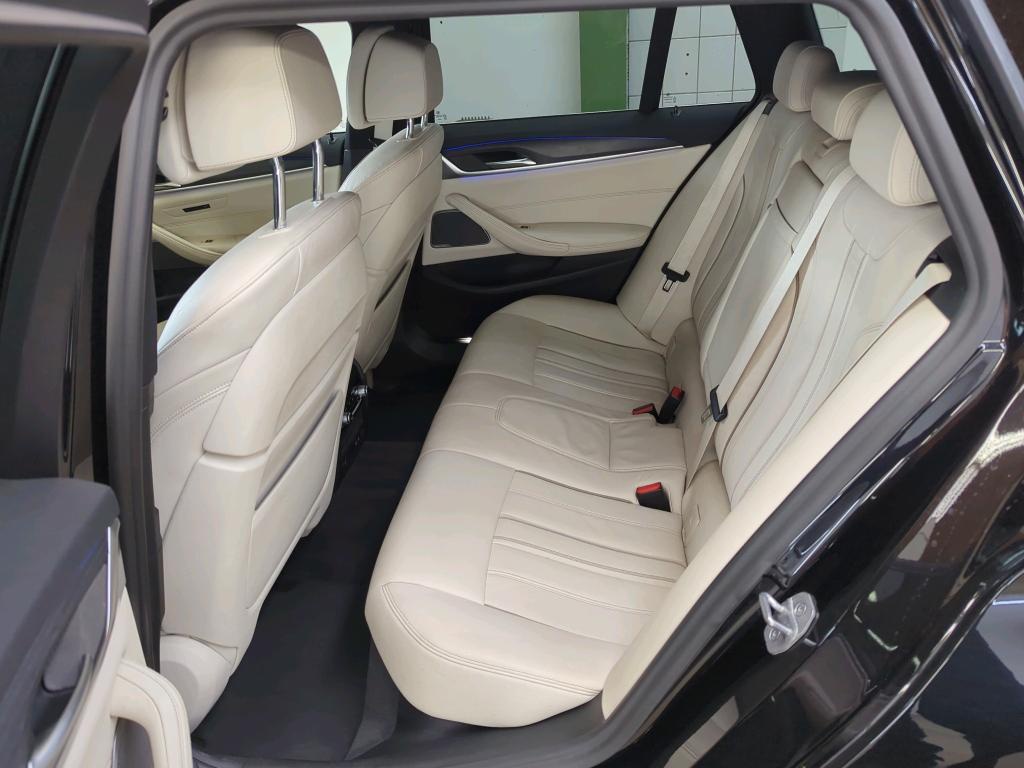 BMW 520dA Touring LEDER NAVI LED+ PANO SHZ 7