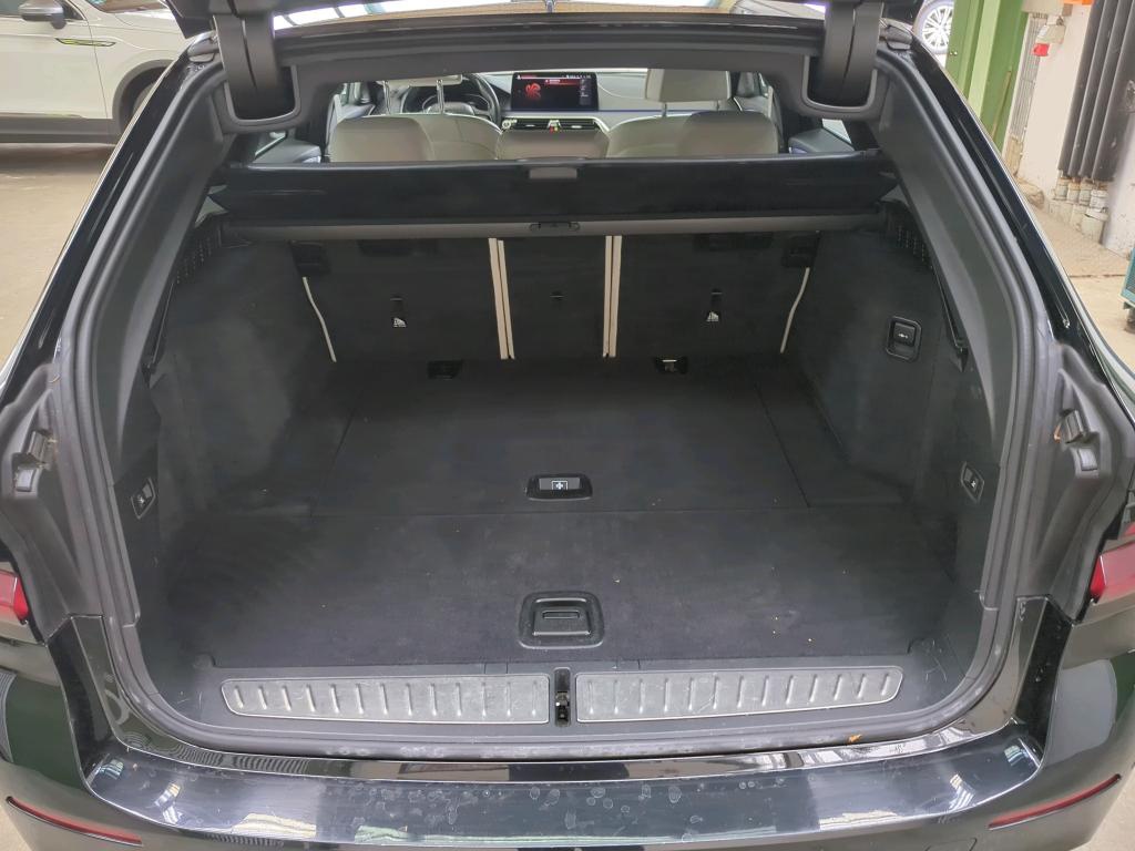 BMW 520dA Touring LEDER NAVI LED+ PANO SHZ 12