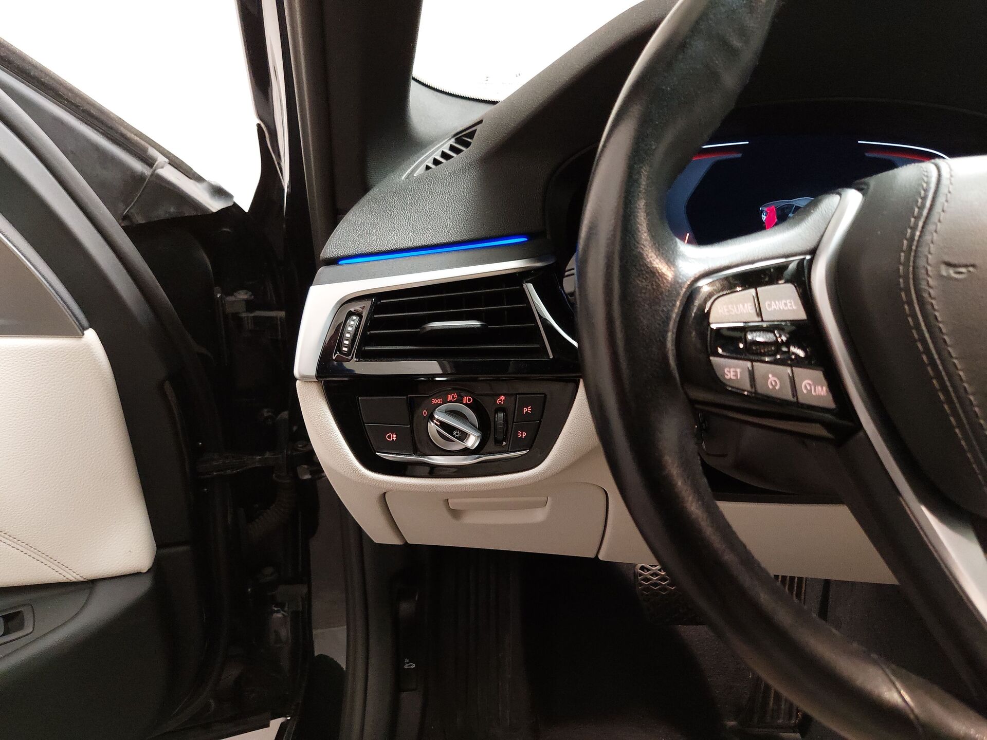 BMW 520d Touring Leder Navi LC Pro H-K Pano LED+ 13