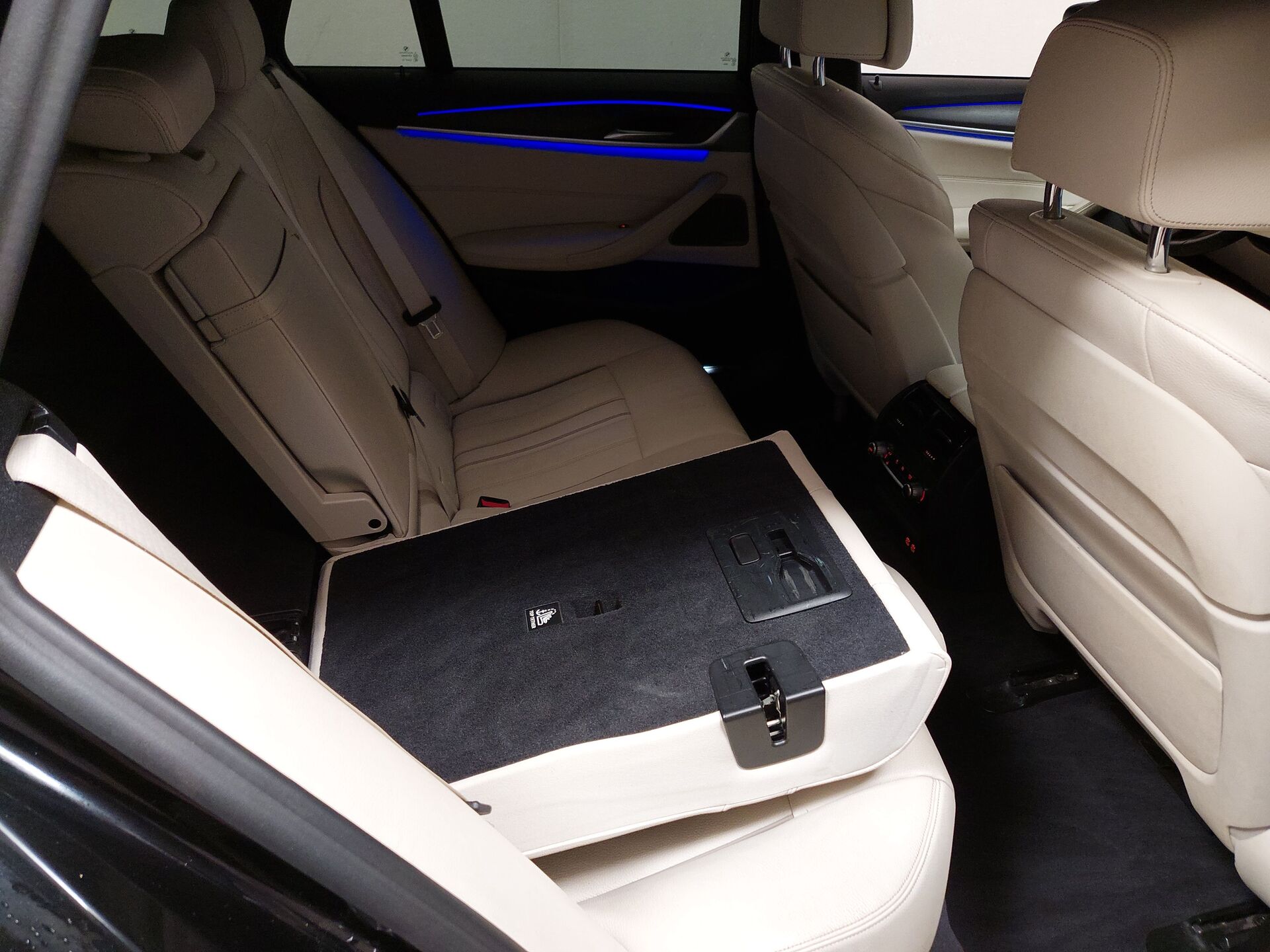 BMW 520d Touring Leder Navi LC Pro H-K Pano LED+ 18