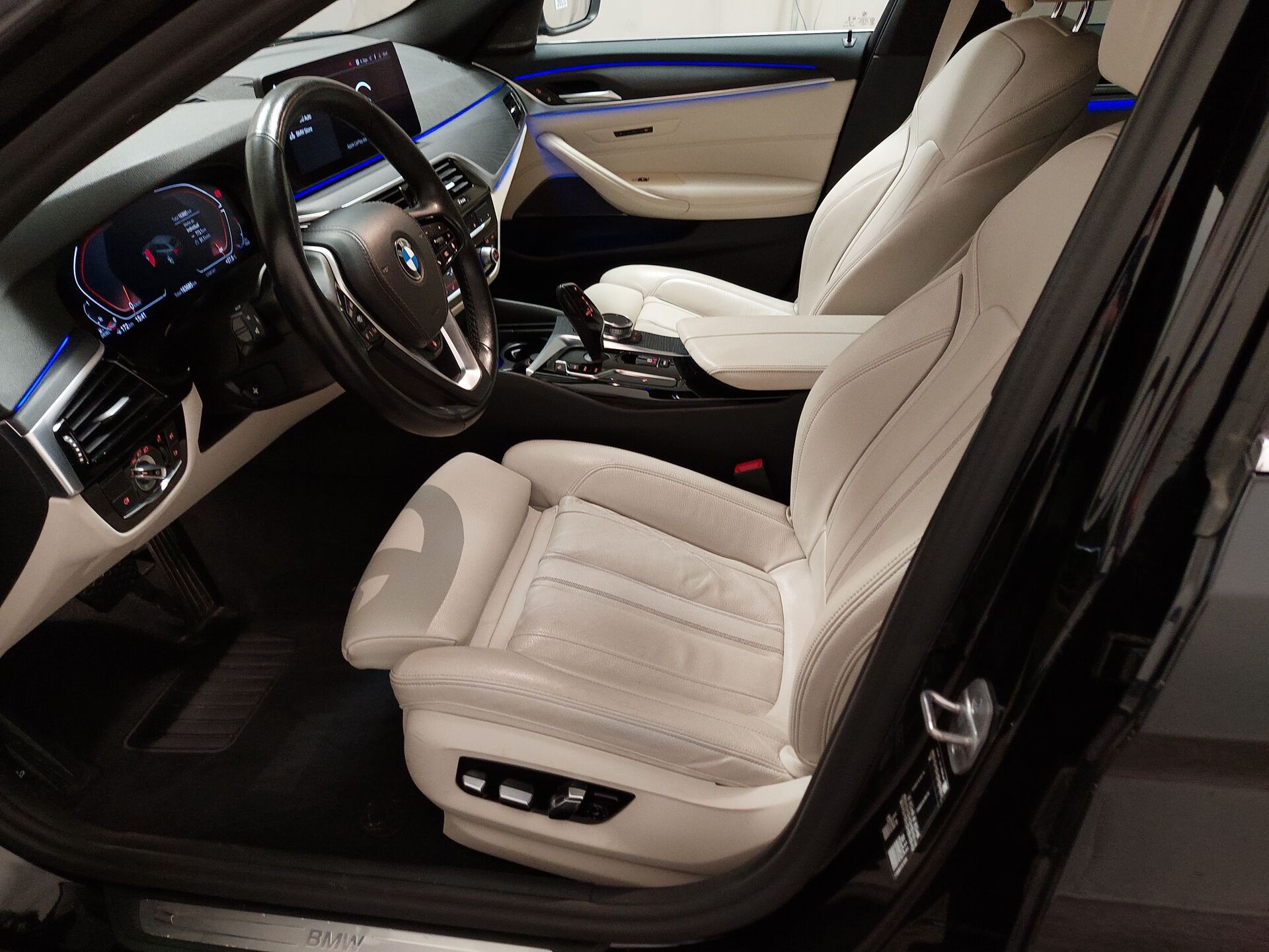 BMW 520d Touring Leder Navi LC Pro H-K Pano LED+ 12
