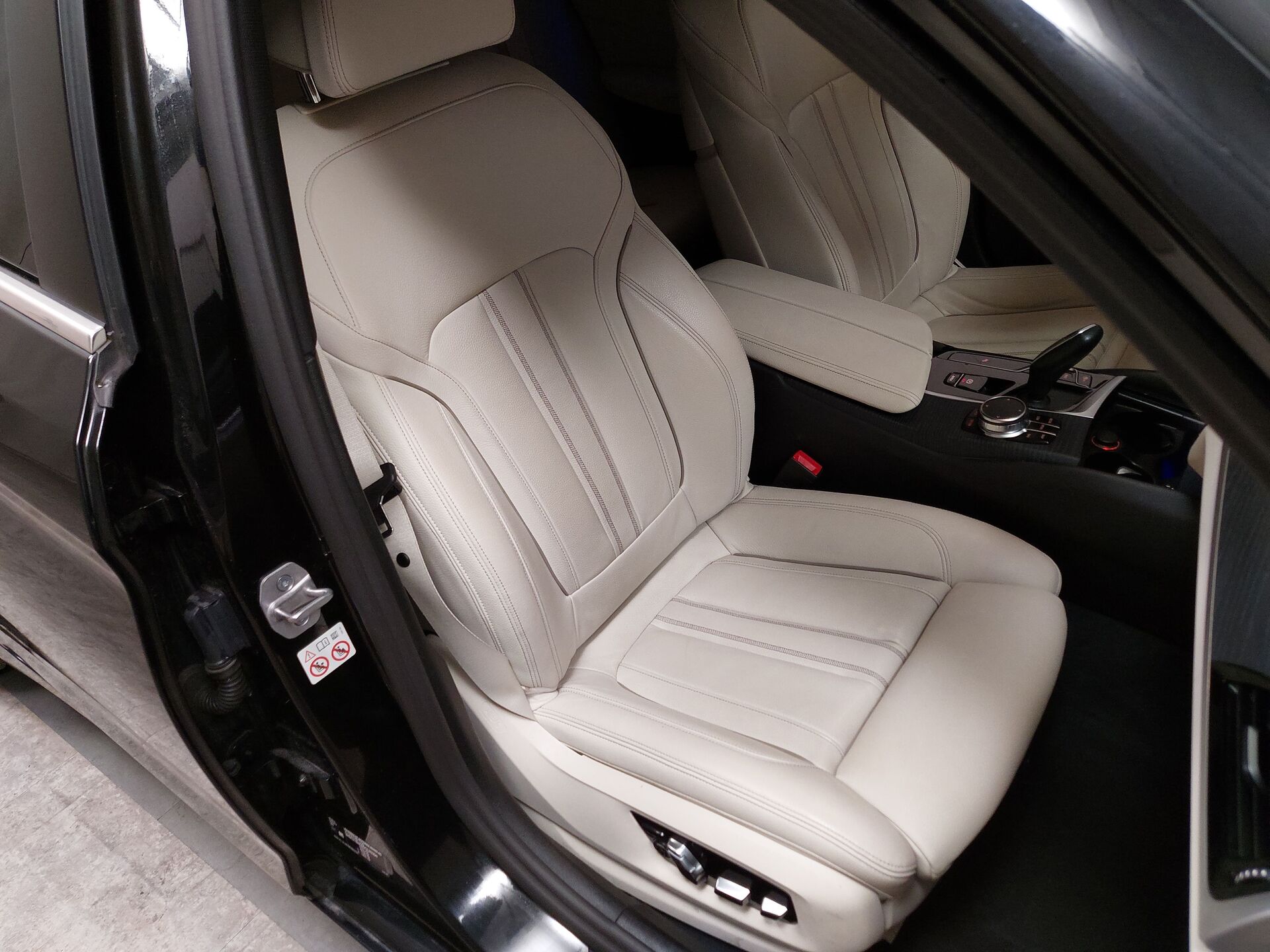 BMW 520d Touring Leder Navi LC Pro H-K Pano LED+ 15