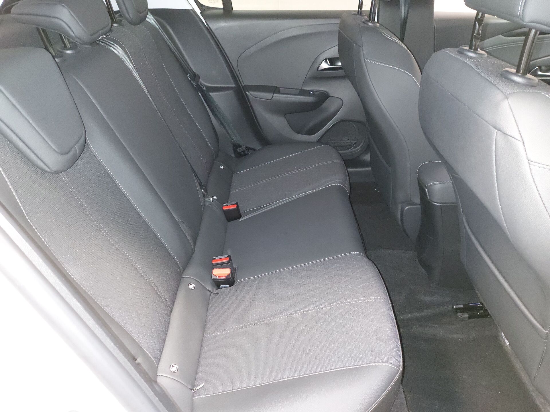 Opel Corsa Elegance T-Leder LED RFK 13