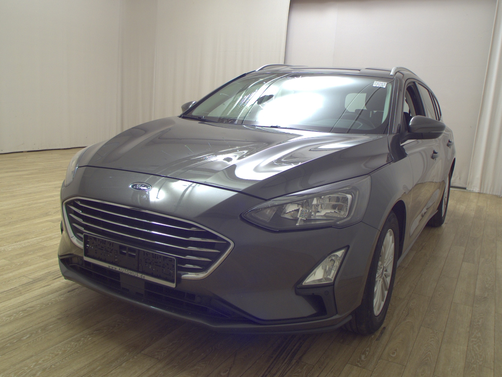 Ford Focus Turnier 1.5 EB Titanium NAVI KLIMAAUT SHZ PDC LED 2