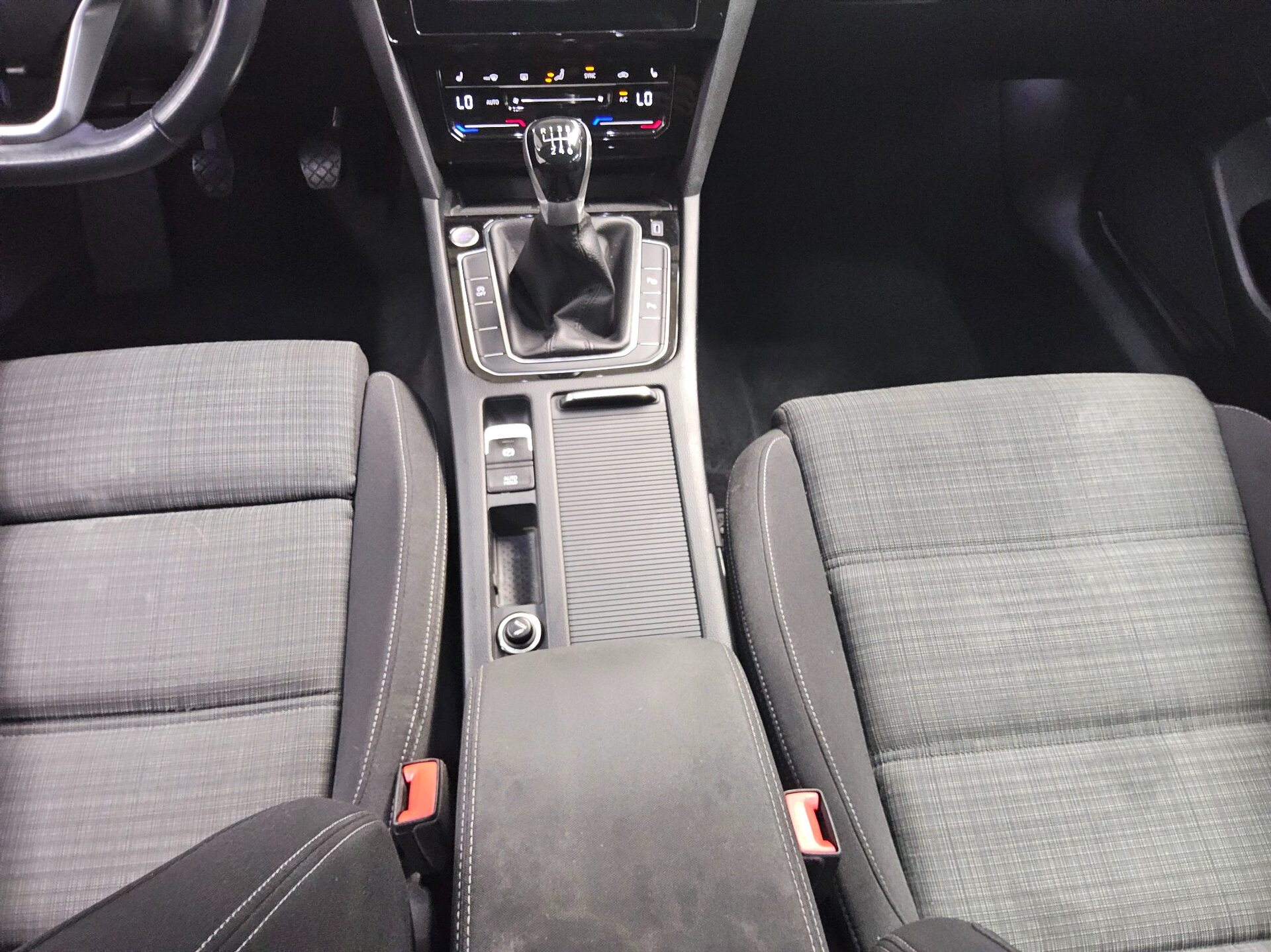 Volkswagen Passat Variant 2.0 TDI Business Navi LED RFK AHK 6