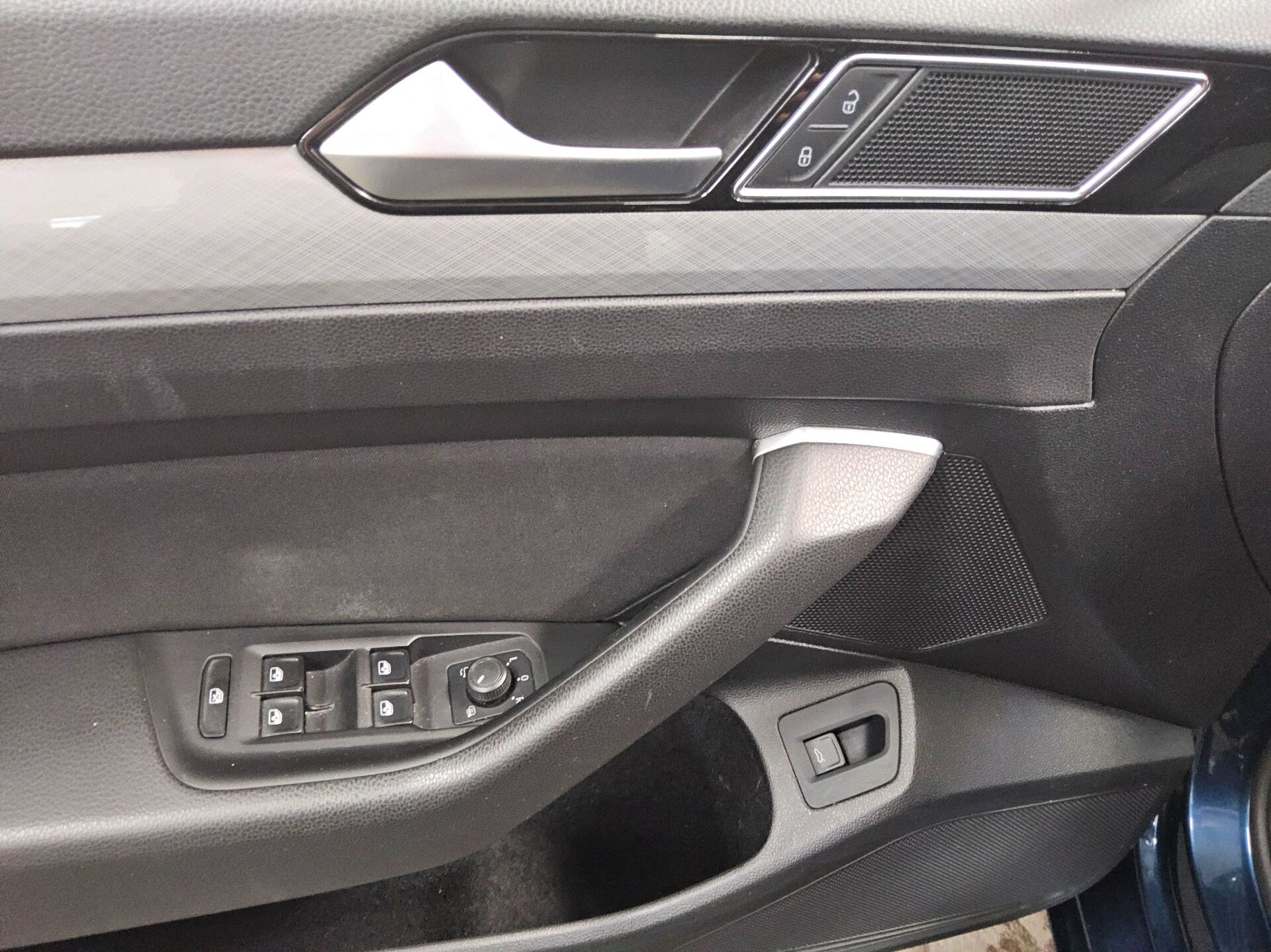 Volkswagen Passat Variant 2.0 TDI Business Navi LED RFK AHK 9