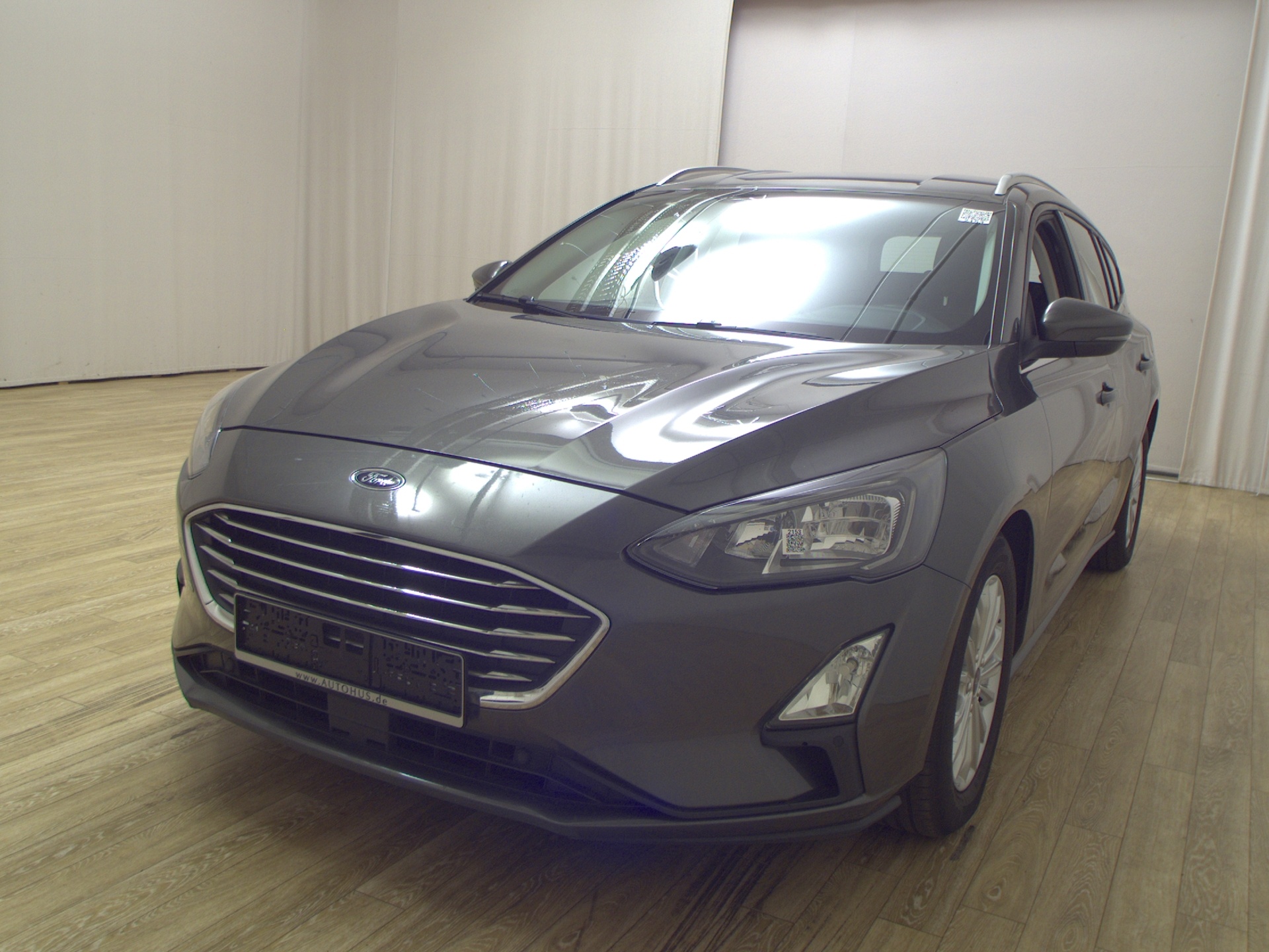 Ford Focus Turnier 1.5 EB Titanium NAVI KLIMAAUT SHZ PDC LED 2