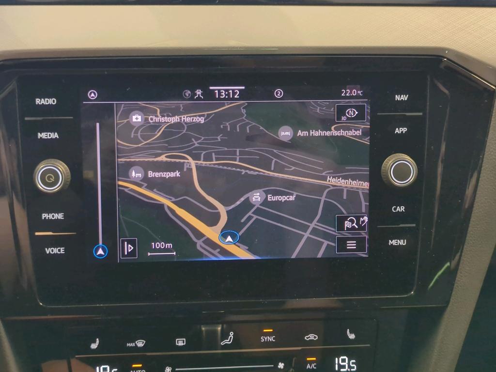 Volkswagen Passat Variant 2.0 TDI Business NAVI LED SHZ RFK ACC 9