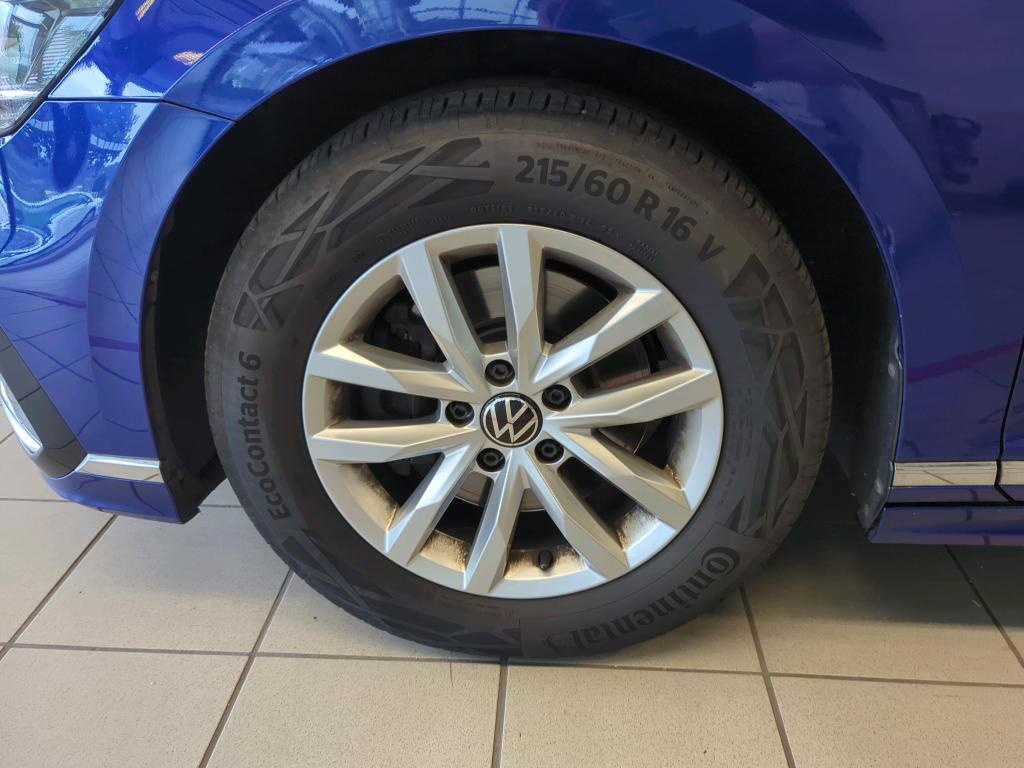 Volkswagen Passat Variant 2.0 TDI Business NAVI LED SHZ RFK ACC 12