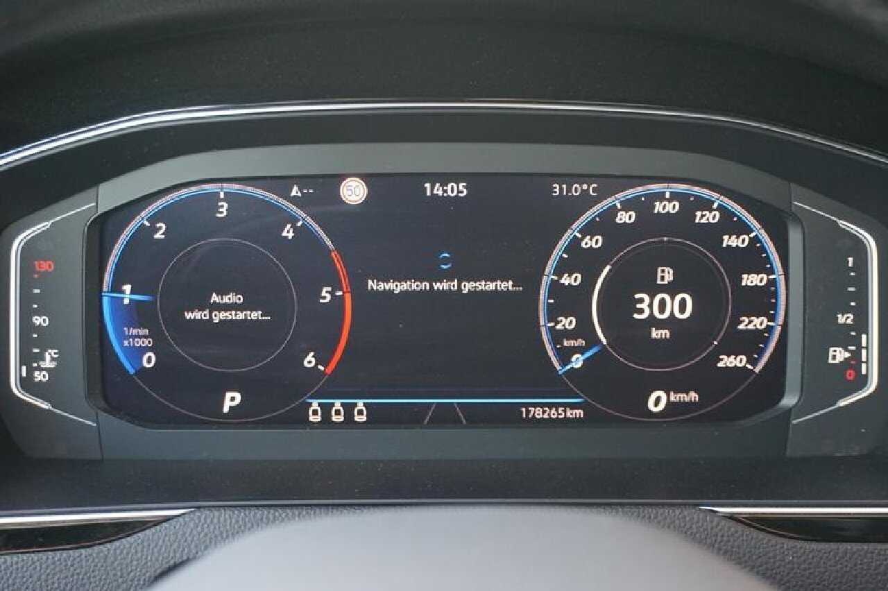 Volkswagen Passat Variant 2.0 TDI Business NAVI LED SHZ el.Heck RFK 7