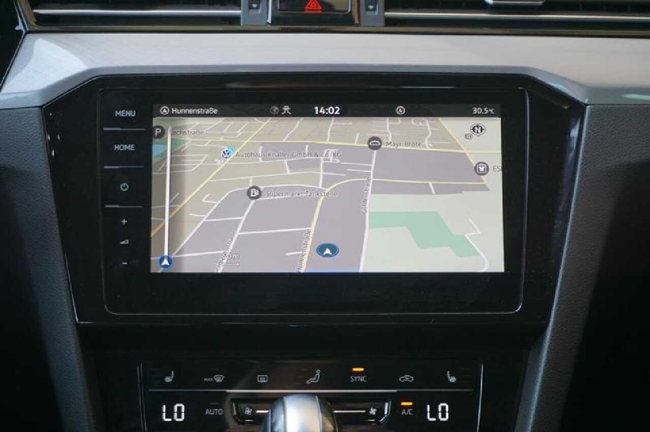 Volkswagen Passat Variant 2.0 TDI Business NAVI LED SHZ el.Heck RFK 8
