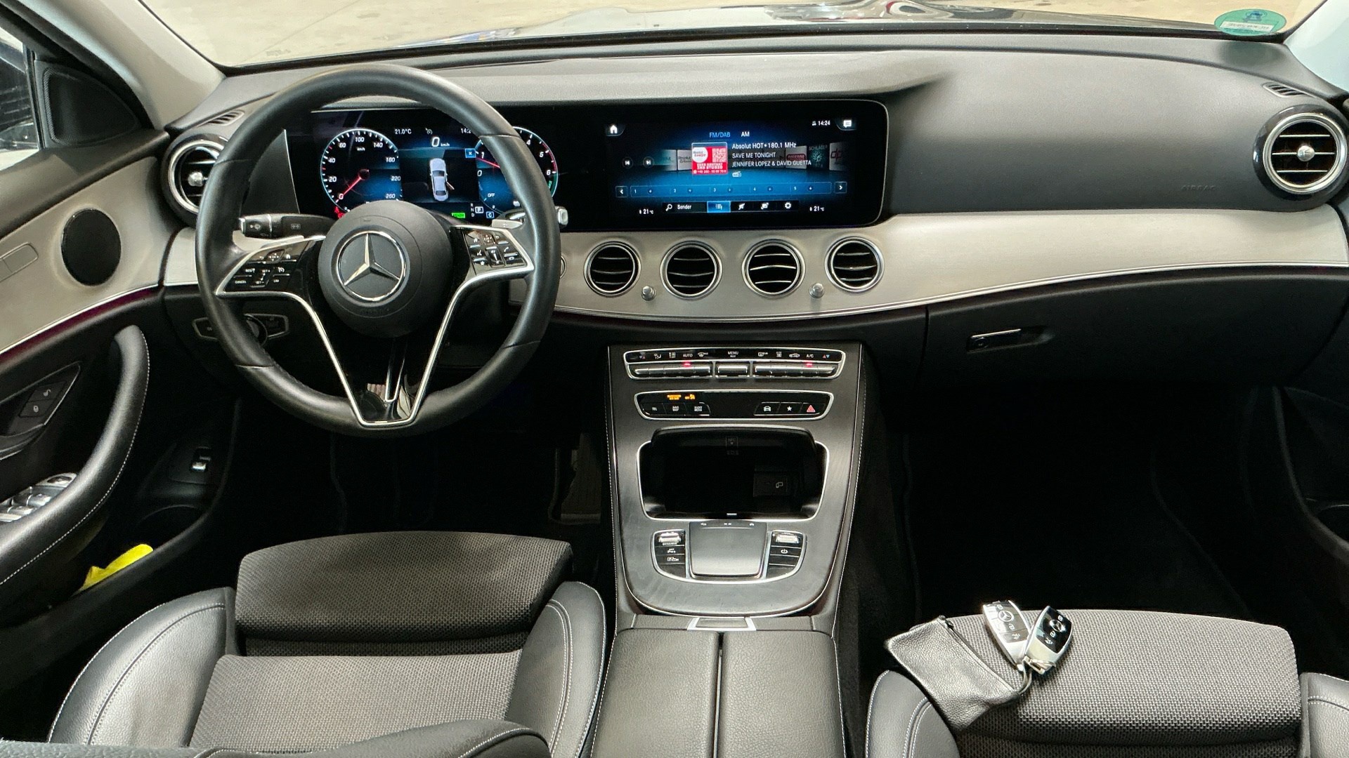 Mercedes-Benz E 300 de 4M Avantgarde NAVI KLIMAAUT LED RADIO MFL 5