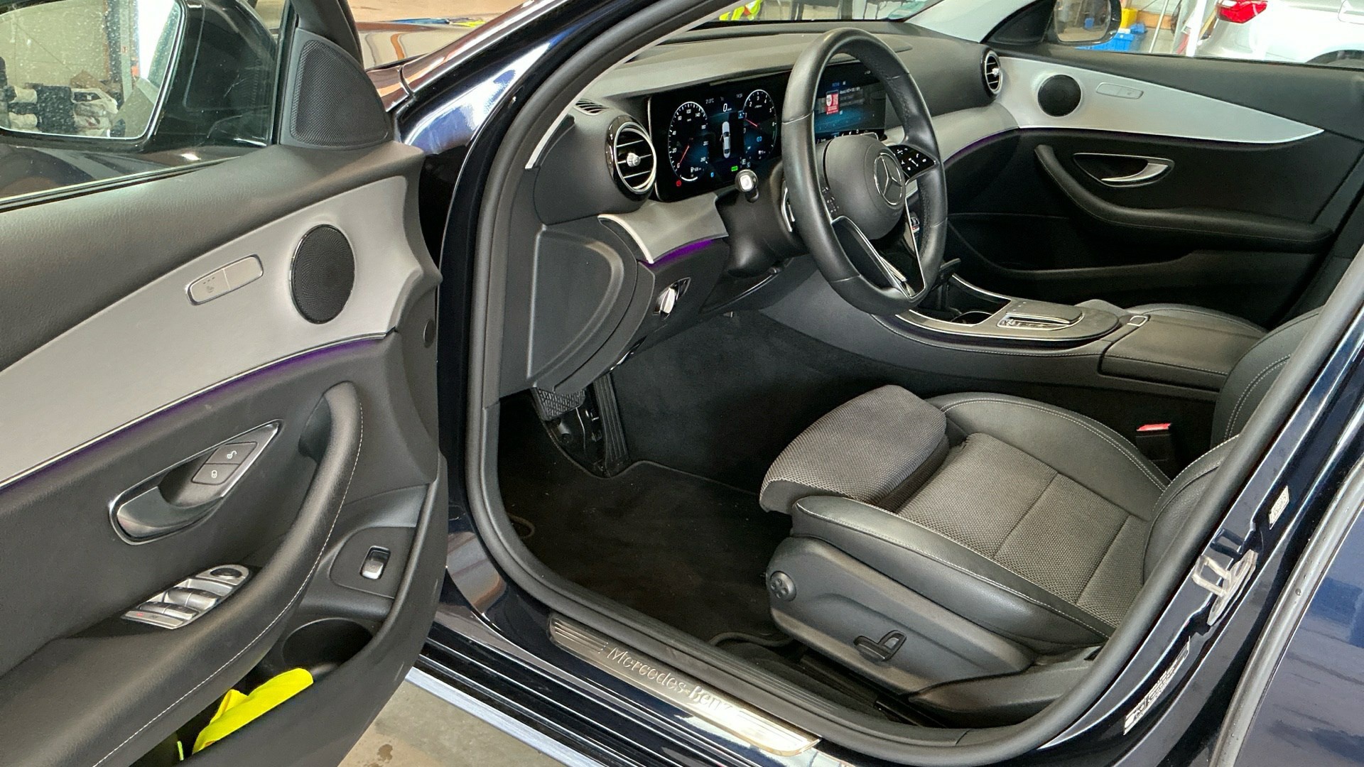Mercedes-Benz E 300 de 4M Avantgarde NAVI KLIMAAUT LED RADIO MFL 6