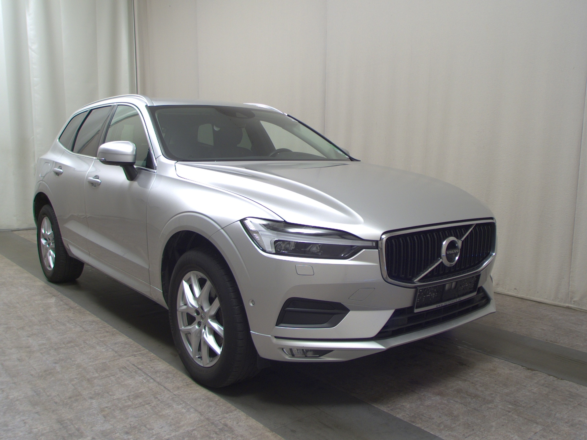 Volvo XC60 B4 Momentum Pro Leder Navi LED 360° AHK 3