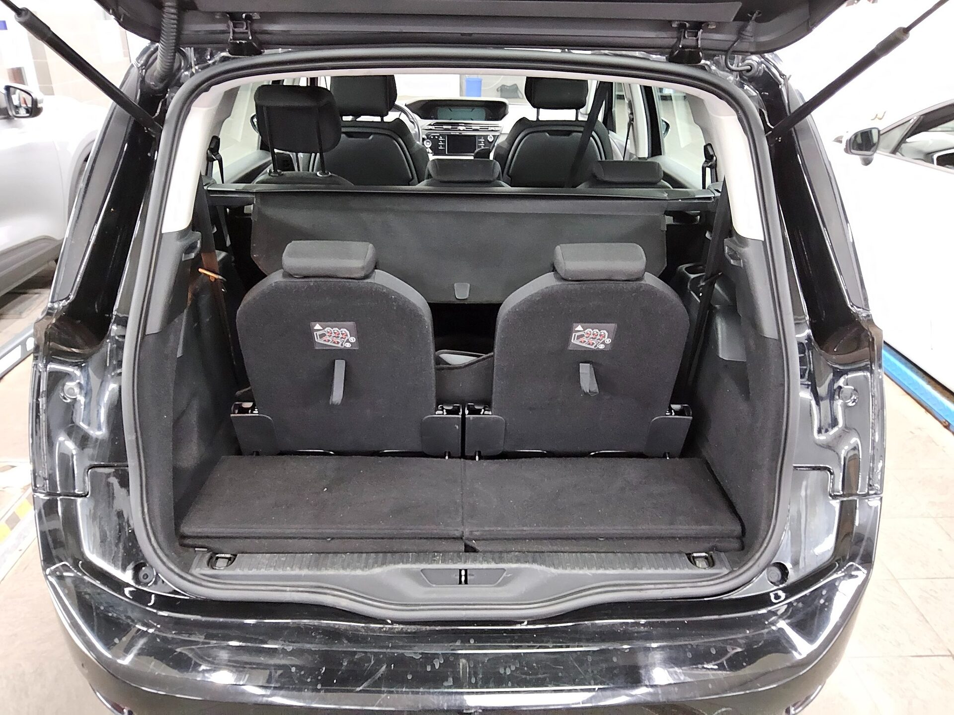 Citroën SpaceTourer 1.5 BlueHDi 7-Sitzer 12