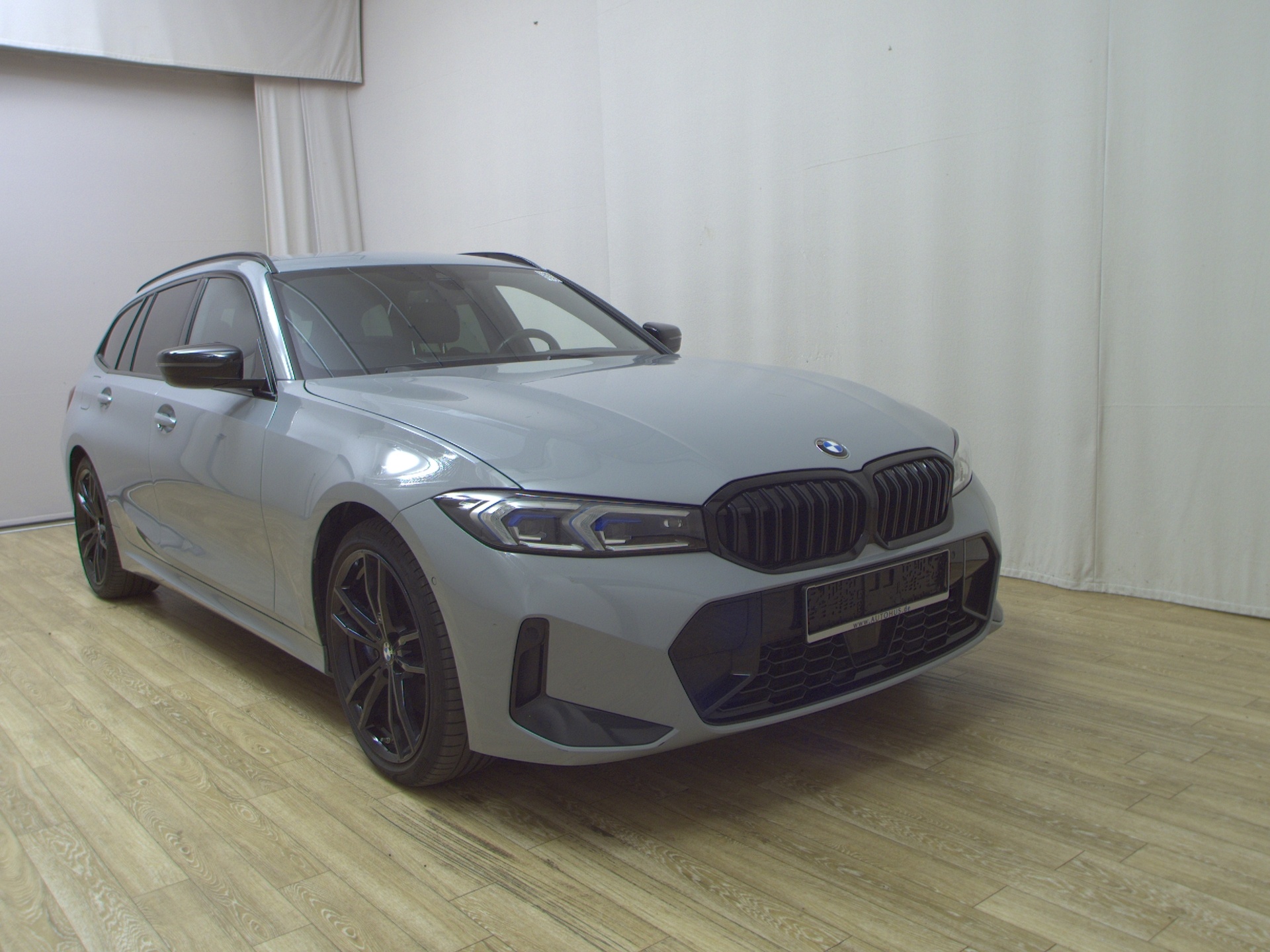 BMW 330dA Touring M-Sport Navi LED H-K RFK ACC 3