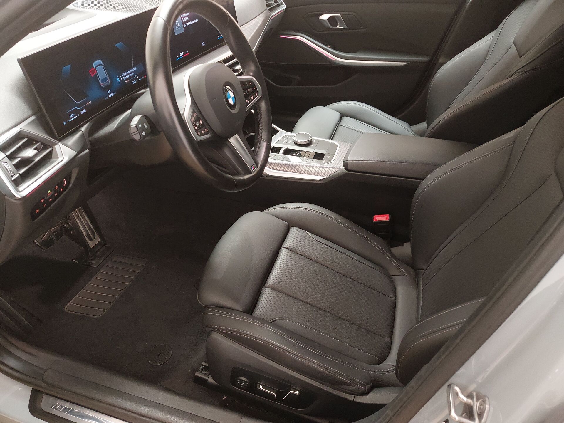 BMW 330dA Touring M-Sport Navi LED H-K RFK ACC 12