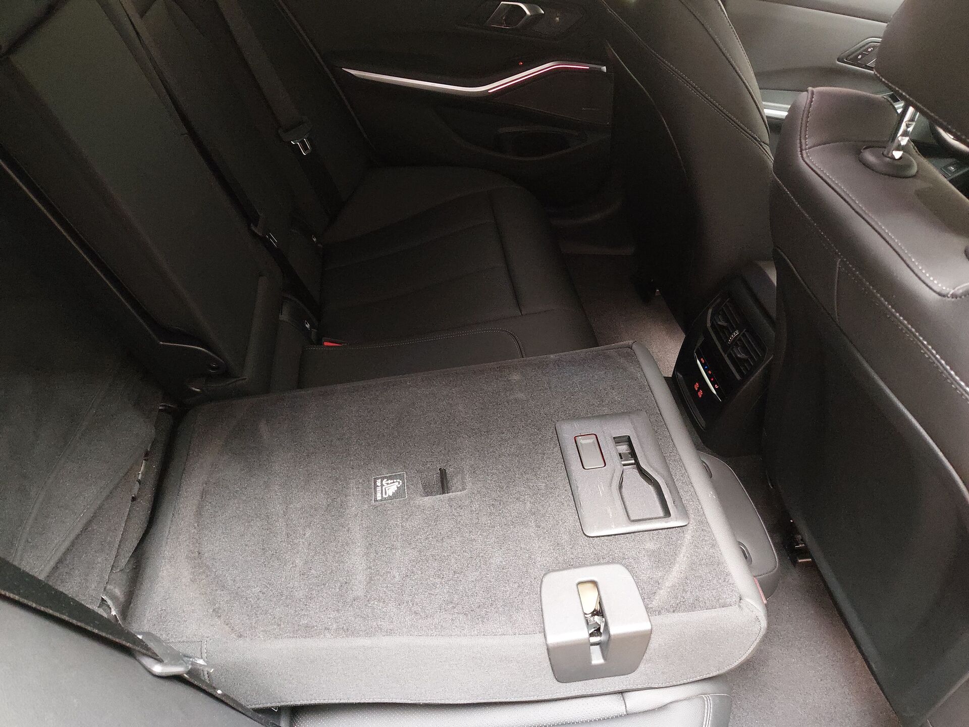 BMW 330dA Touring M-Sport Navi LED H-K RFK ACC 18