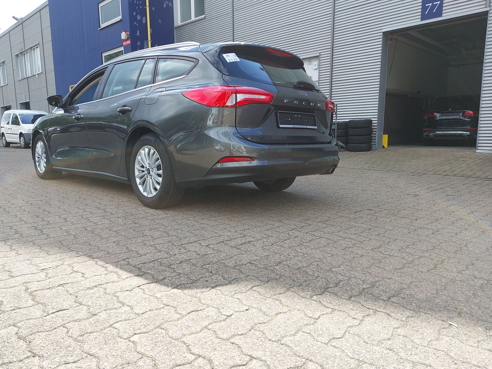 Ford Focus Turnier 1.5 EB Titanium NAVI KLIMAAUT SHZ PDC LED 6