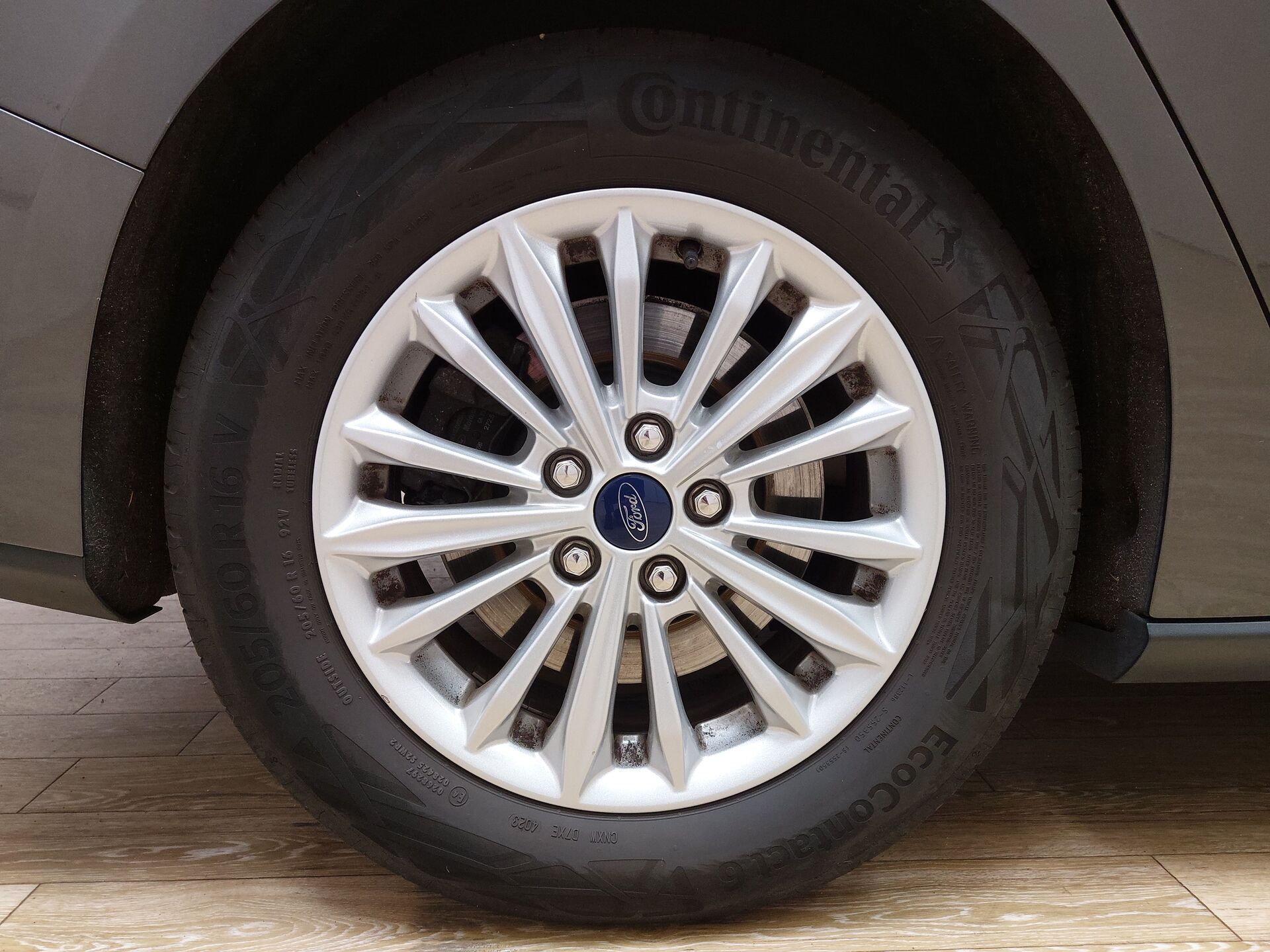 Ford Focus Turnier 1.5 EB Titanium NAVI KLIMAAUT SHZ PDC LED 9