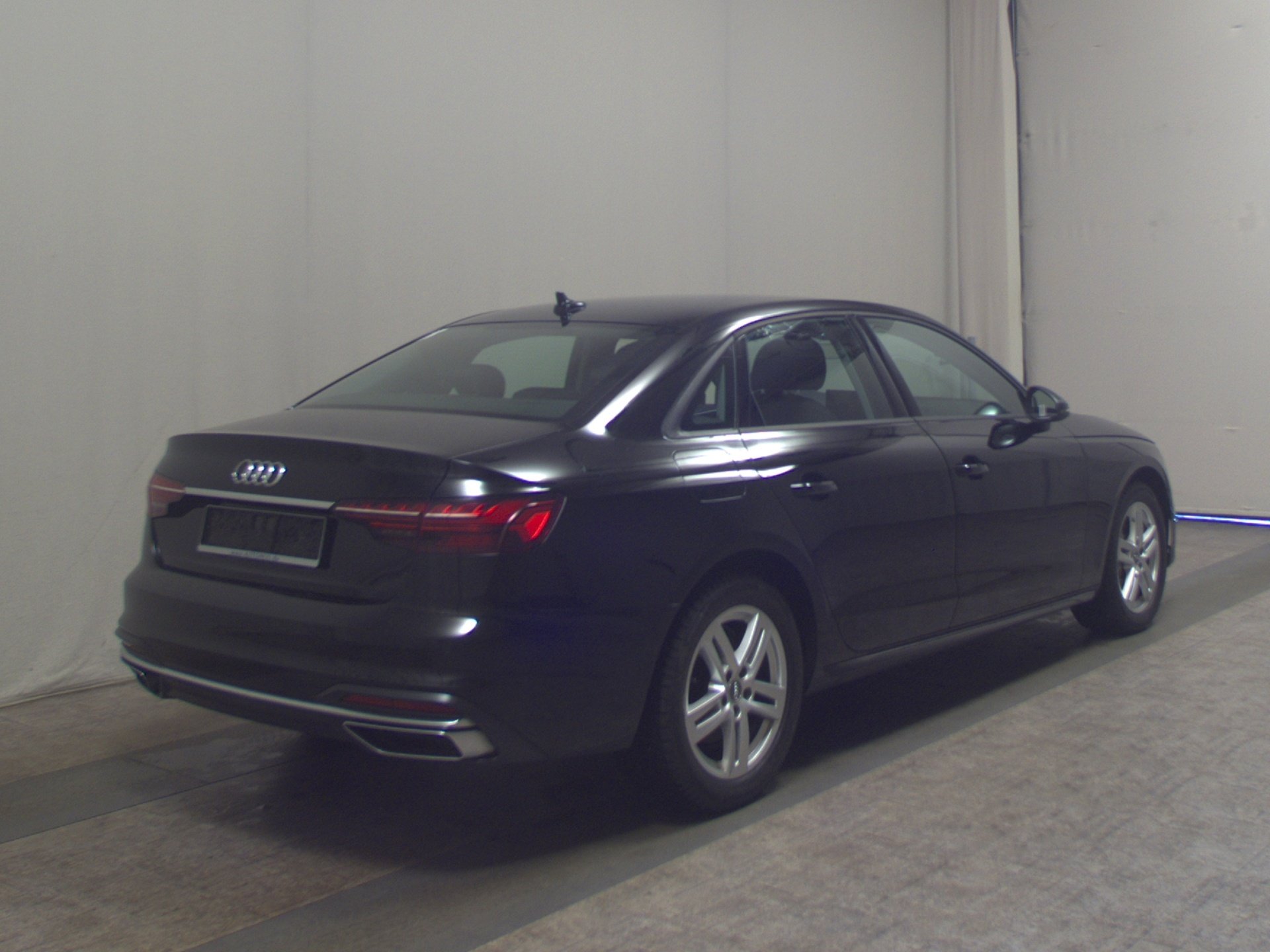 Audi A4 40 TDI advanced Navi LED Sound PDC Tempomat 4