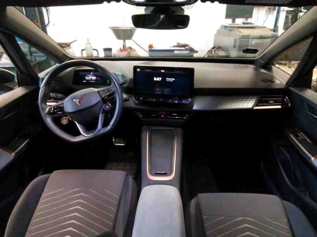 Cupra Born KLIMAAUT VIRTUAL PDC LED 5