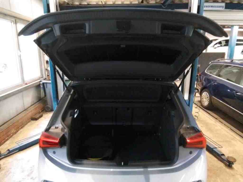 Cupra Born KLIMAAUT VIRTUAL PDC LED 10