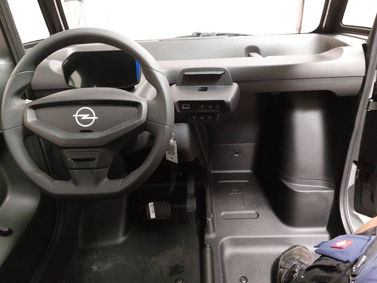 Opel Rocks-e Edition LED PANO 16