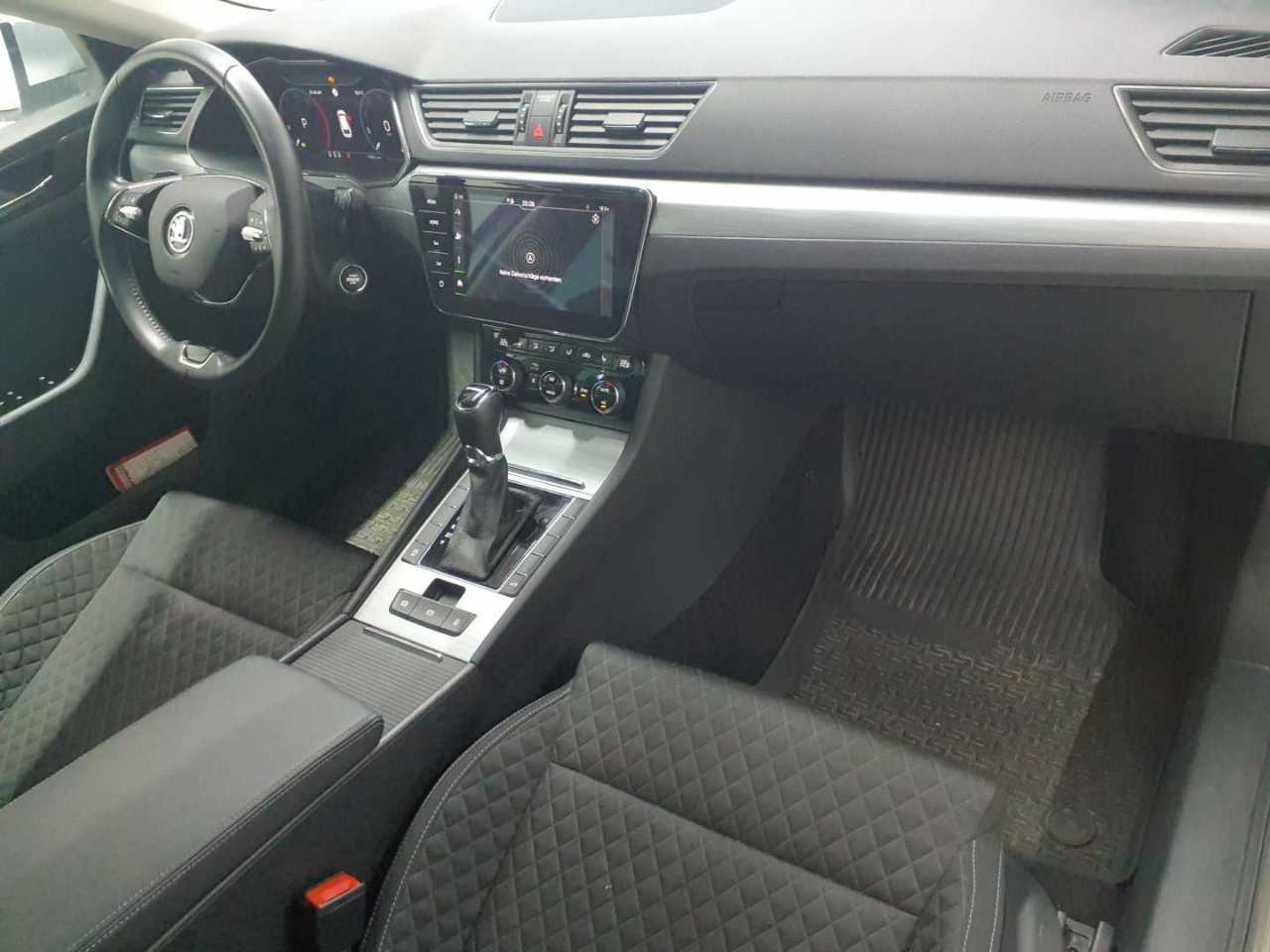 Skoda Superb Kombi 2.0 TDI Ambition NAVI LED VC SHZ STHZG 6