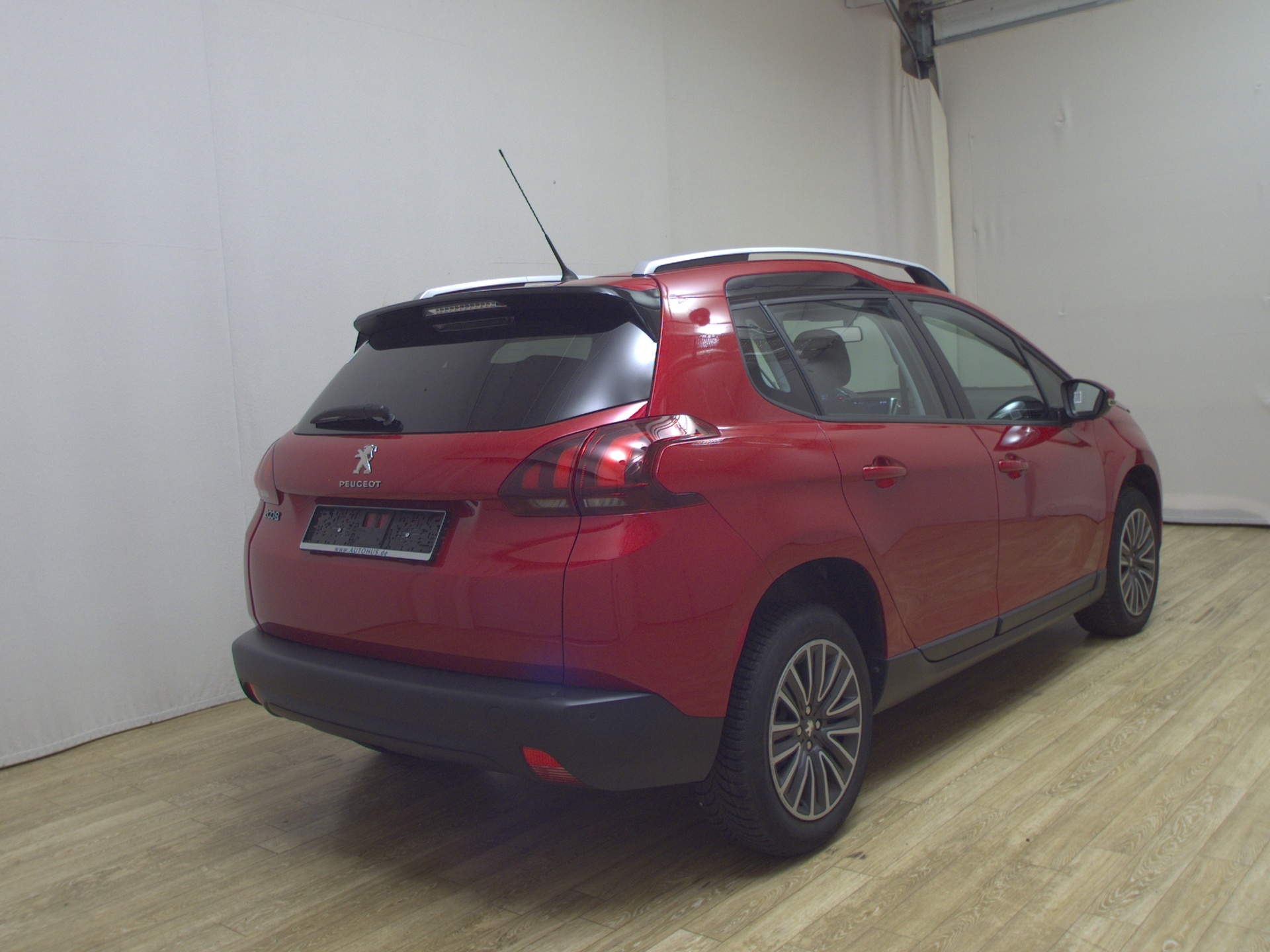 Peugeot 2008 1.2 PureTech PDC Tempomat 4