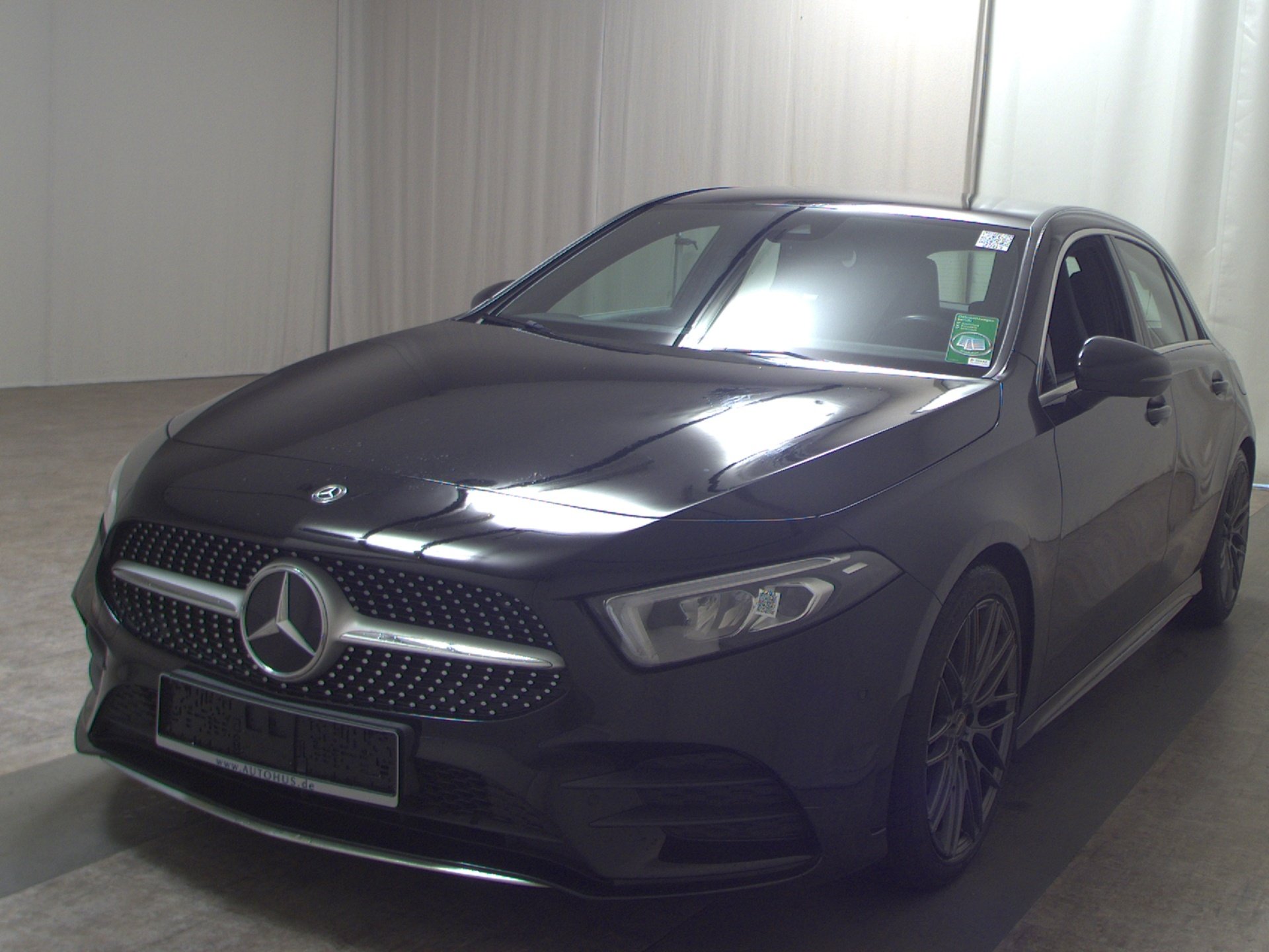 Mercedes-Benz A 220 d AMG-Line Navi LED Kamera Ahk Shz 2