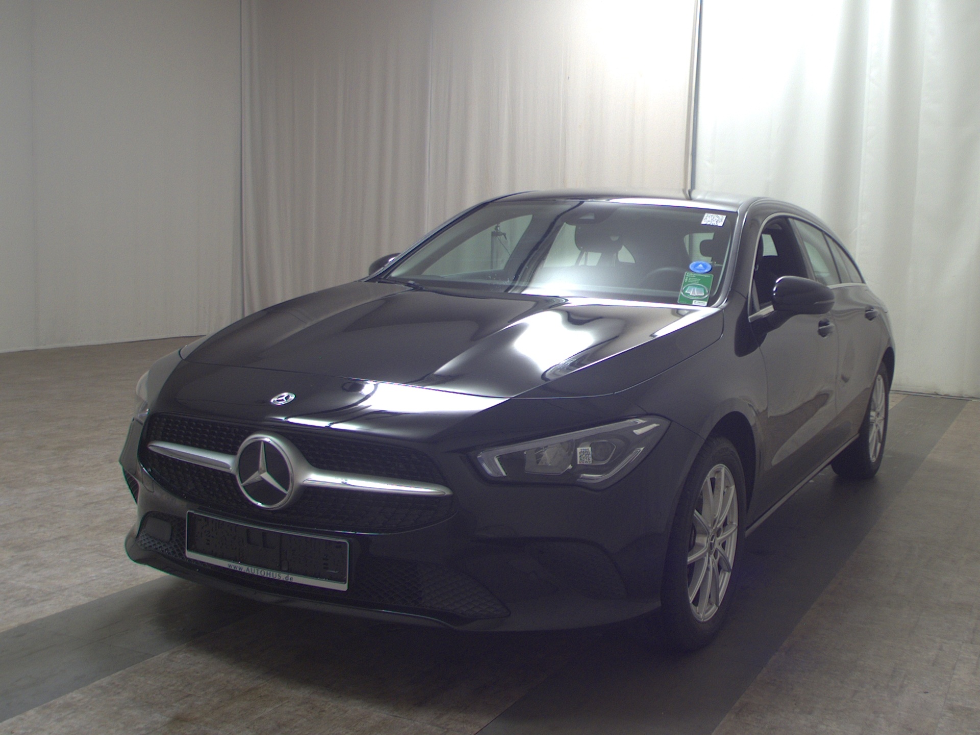 Mercedes-Benz CLA 250 Shooting Brake e Navi LED MBUX SHZ PDC 2