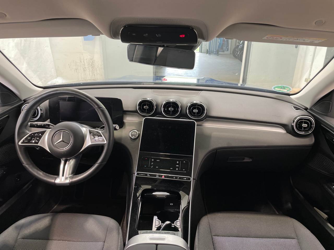 Mercedes-Benz C 300 T d Avantgarde NAVI LED SHZ PDC 5